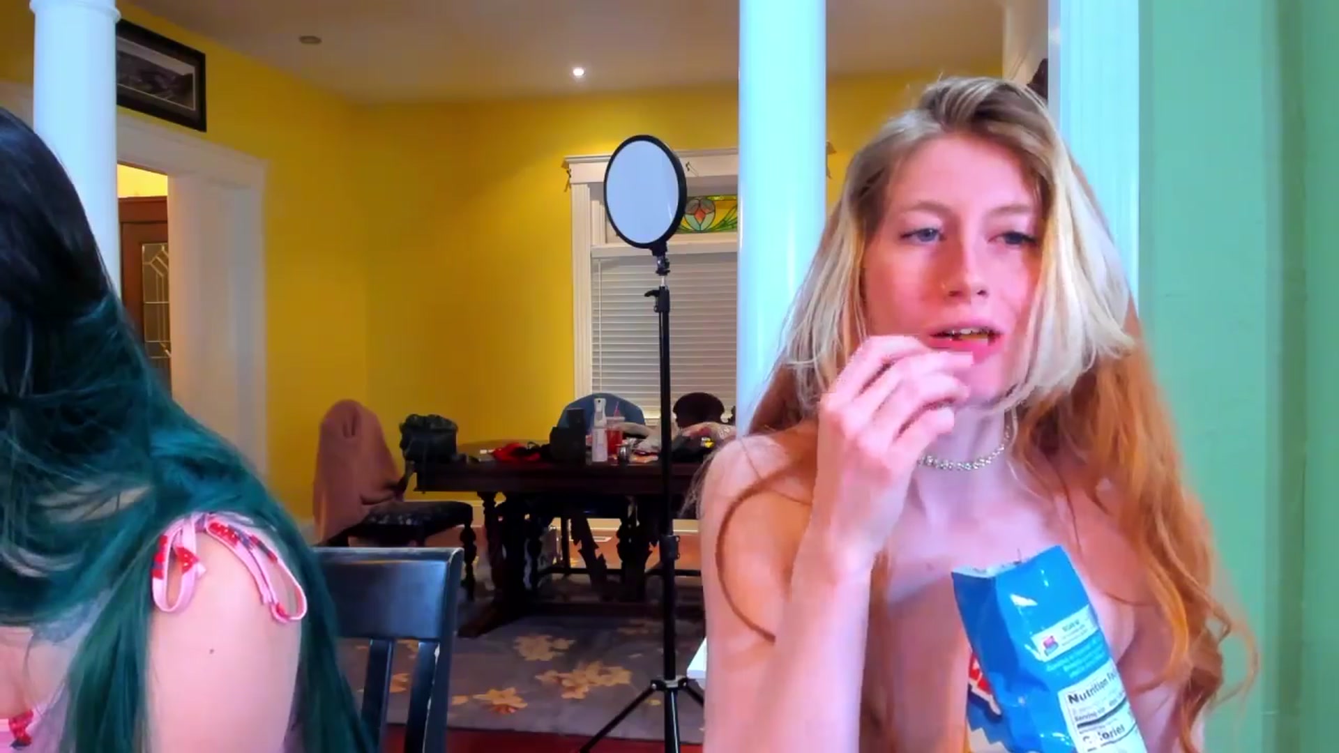 Gallery image thumbnail from SweetMango's myfreecams stream on, 04/05/2024, 05:03 image 14 of 20