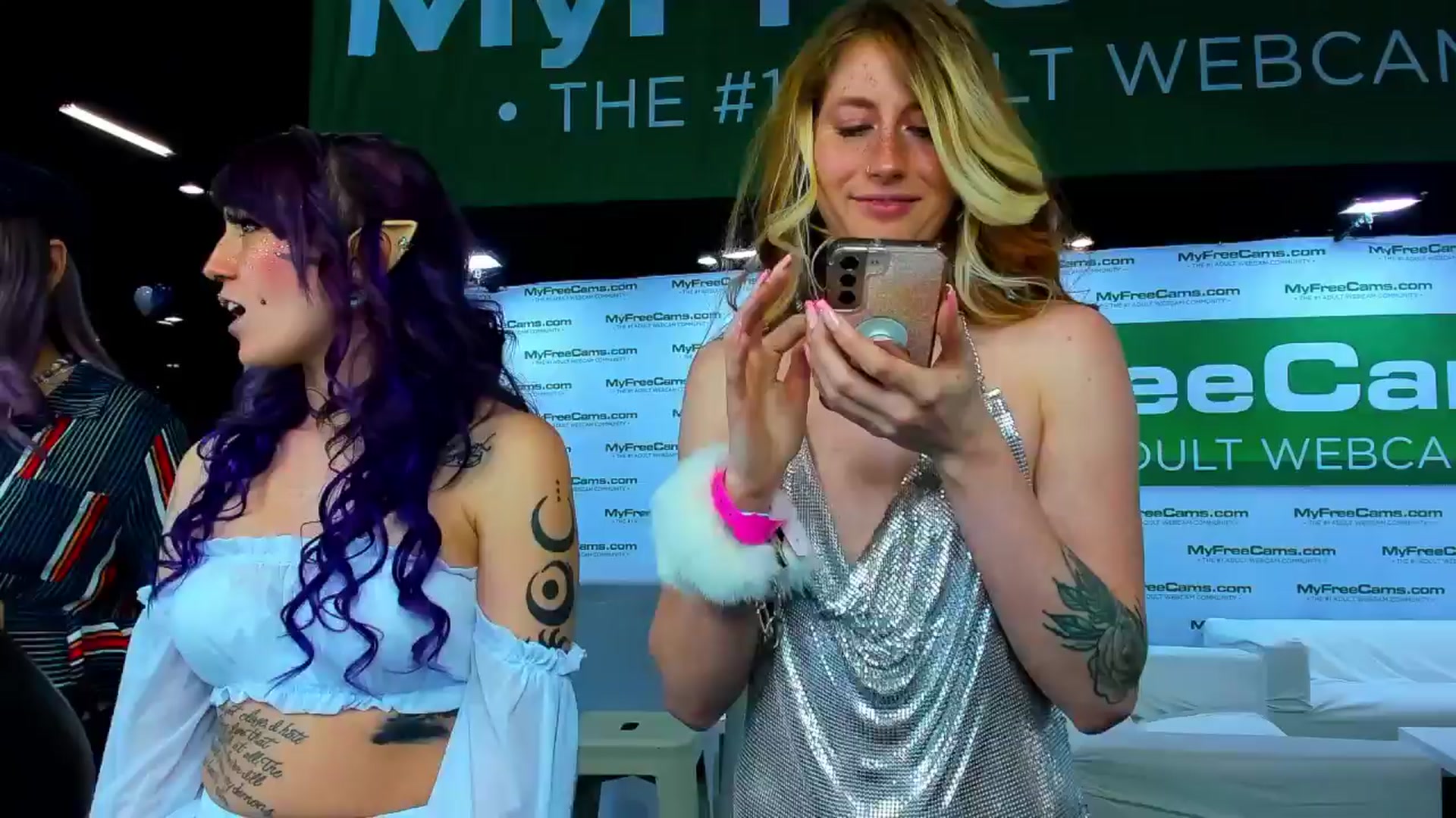 Gallery image thumbnail from SweetMango's myfreecams stream on, 04/13/2024, 19:47 image 3 of 20