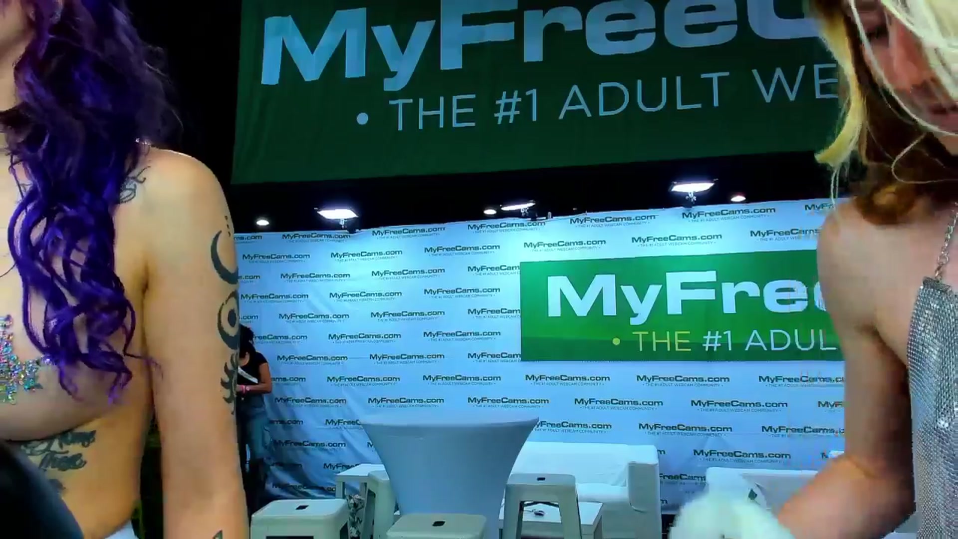 Gallery image thumbnail from SweetMango's myfreecams stream on, 04/13/2024, 22:00 image 15 of 20