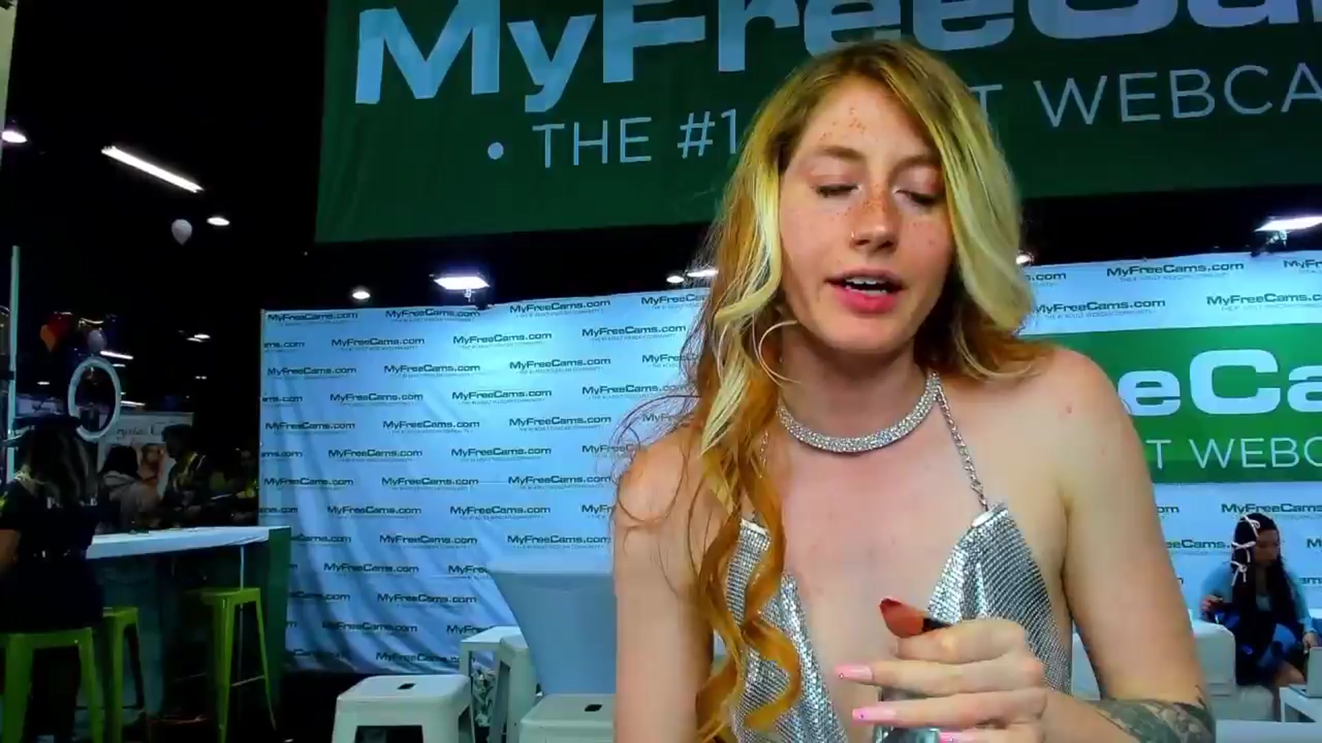 Gallery image thumbnail from SweetMango's myfreecams stream on, 04/13/2024, 23:49 image 1 of 20