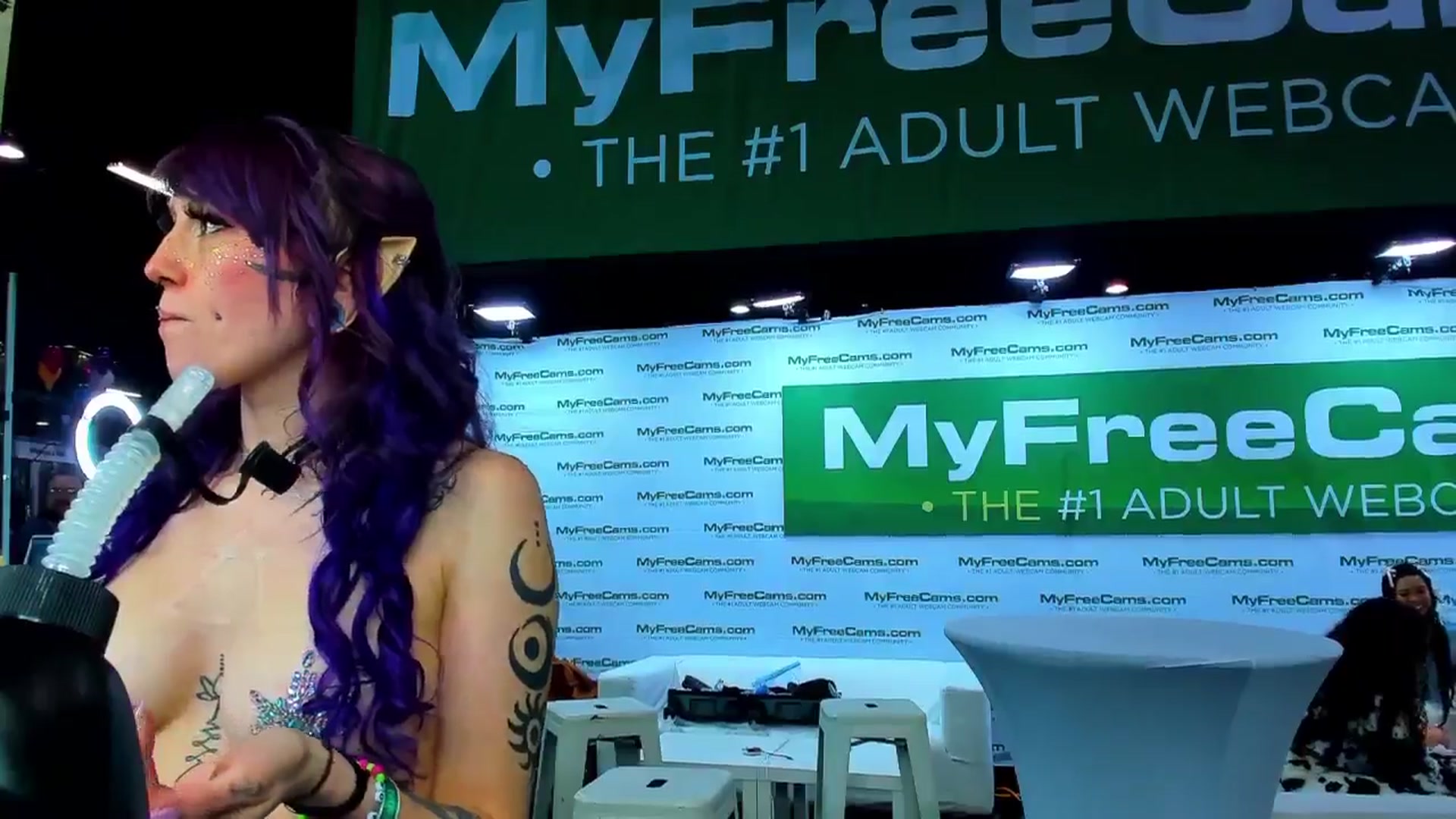 Gallery image thumbnail from SweetMango's myfreecams stream on, 04/13/2024, 23:49 image 19 of 20