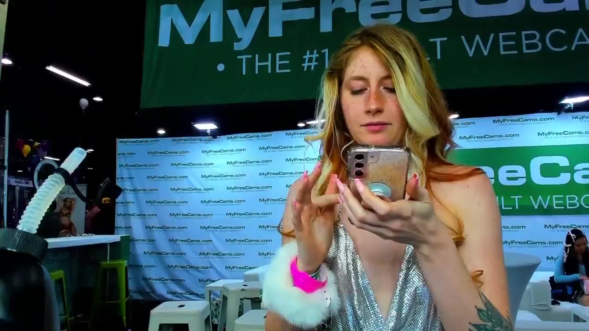 Gallery image thumbnail from SweetMango's myfreecams stream on, 04/13/2024, 23:49 image 8 of 20