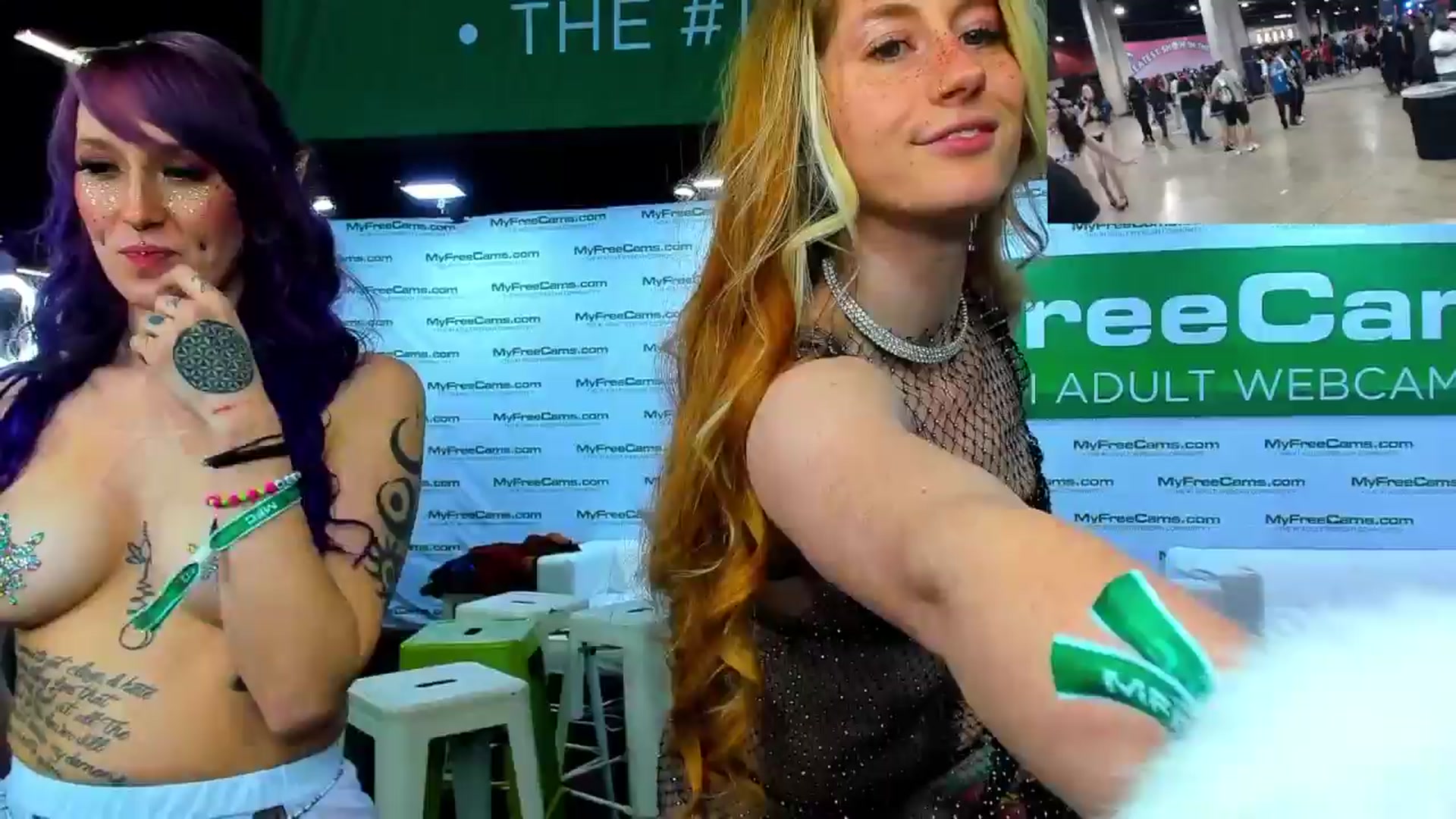 Gallery image thumbnail from SweetMango's myfreecams stream on, 04/14/2024, 02:51 image 3 of 20