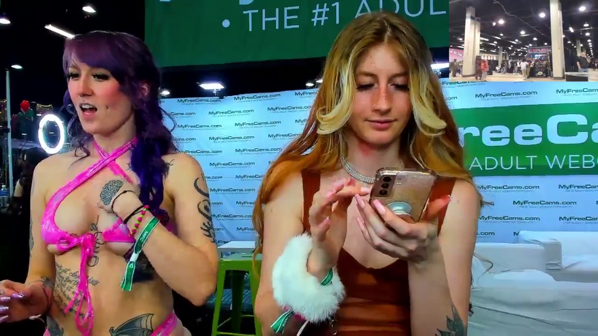 Gallery image thumbnail from SweetMango's myfreecams stream on, 04/14/2024, 22:13 image 14 of 20