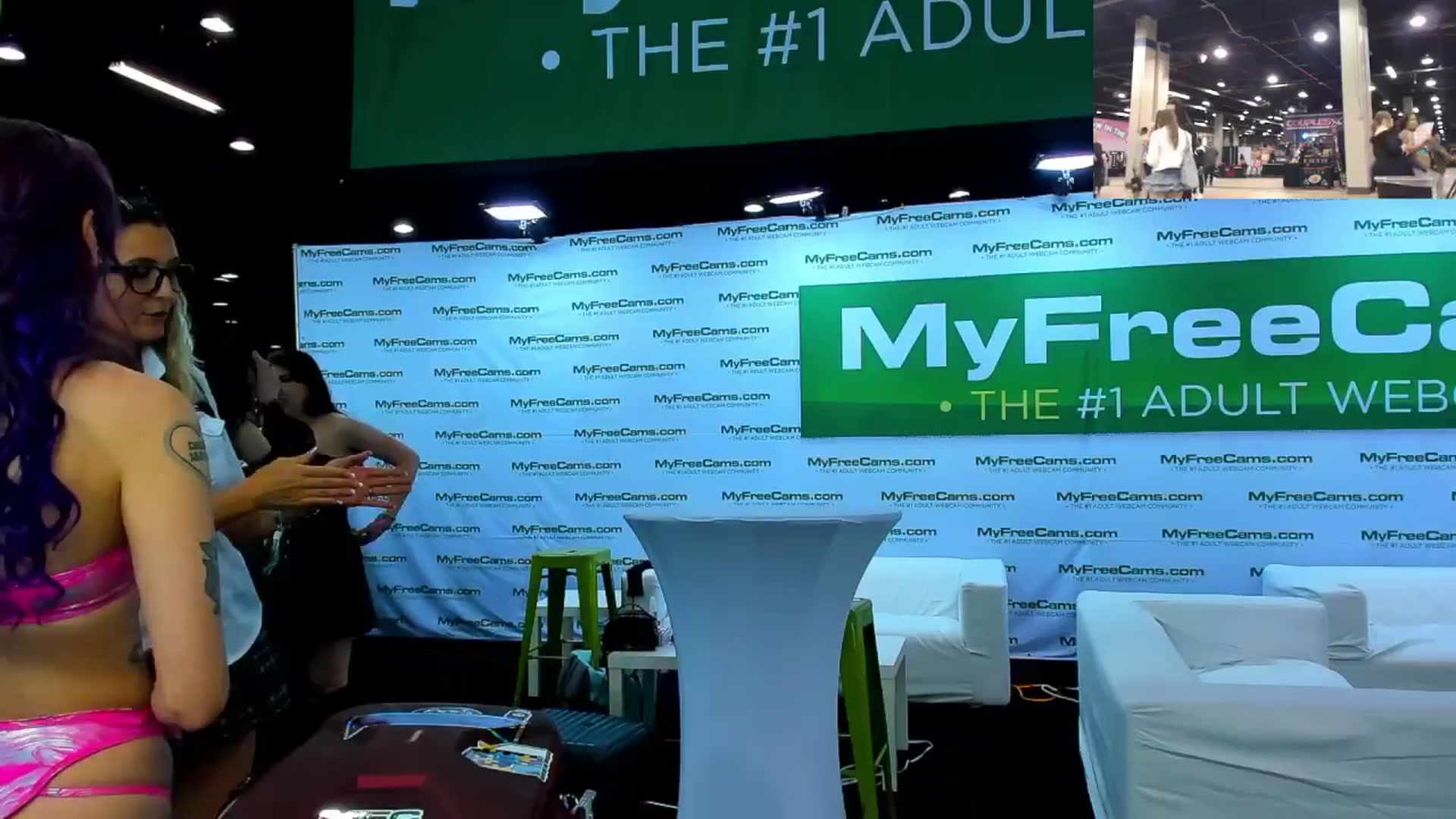 Gallery image thumbnail from SweetMango's myfreecams stream on, 04/14/2024, 22:13 image 19 of 20