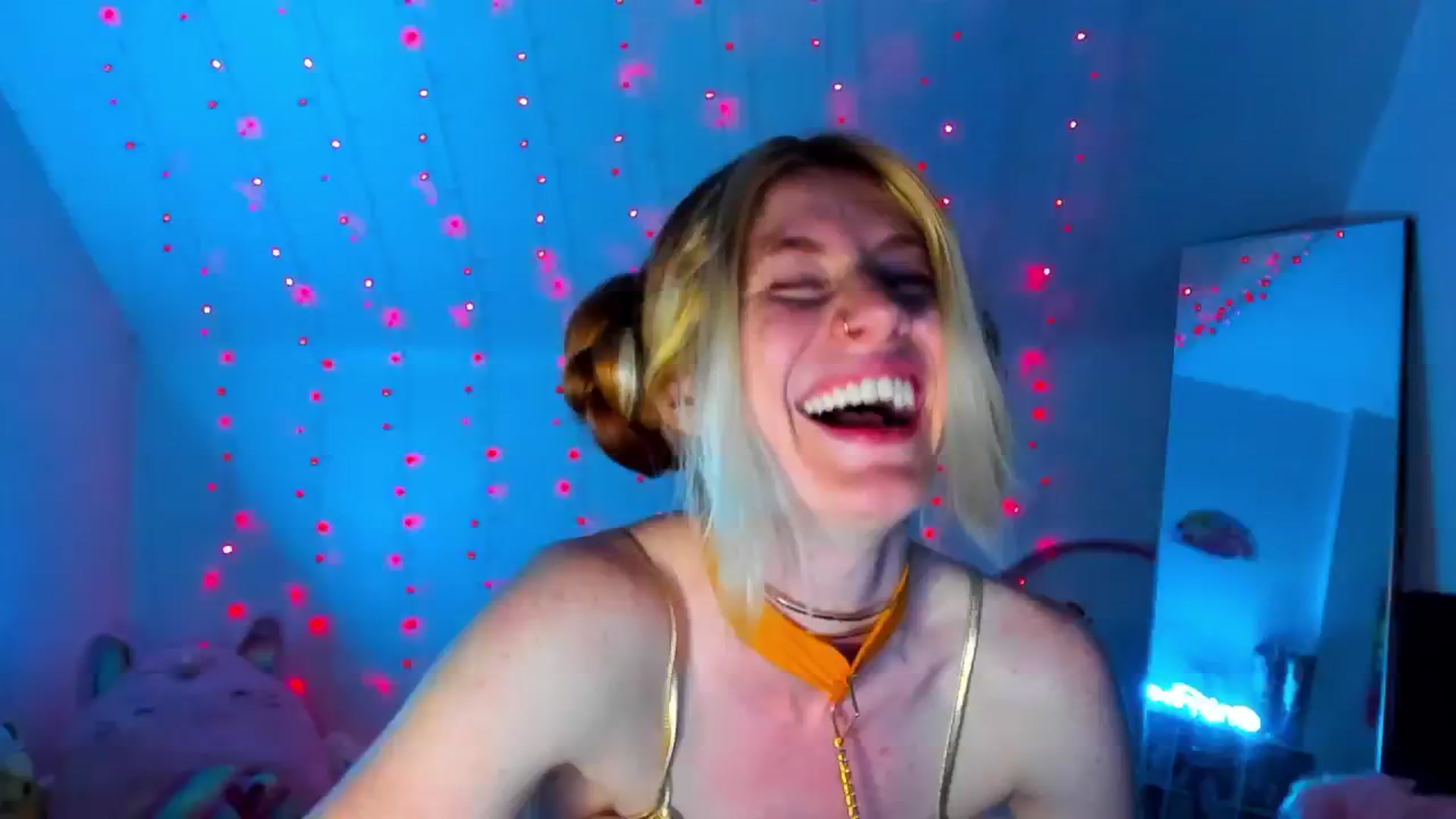 Gallery image thumbnail from SweetMango's myfreecams stream on, 05/06/2024, 05:50 image 2 of 20