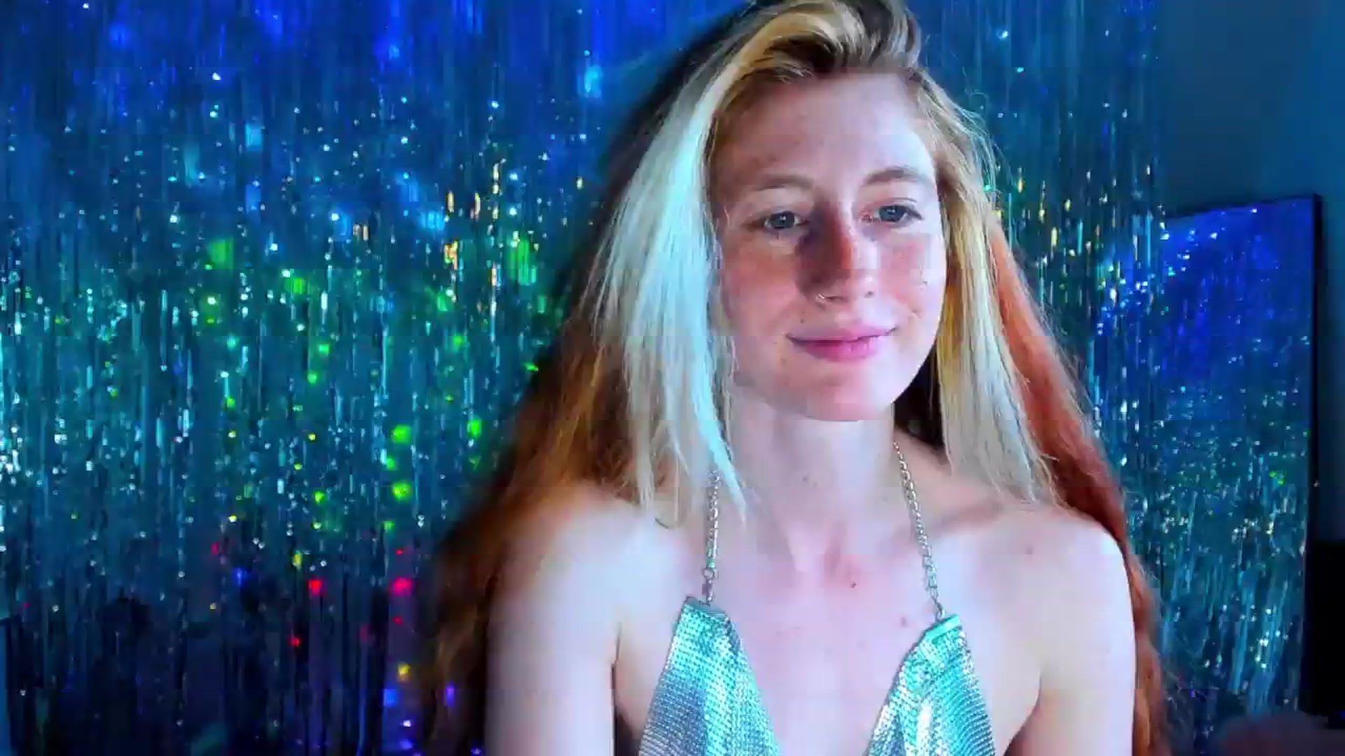 Gallery image thumbnail from SweetMango's myfreecams stream on, 05/10/2024, 24:19 image 19 of 20