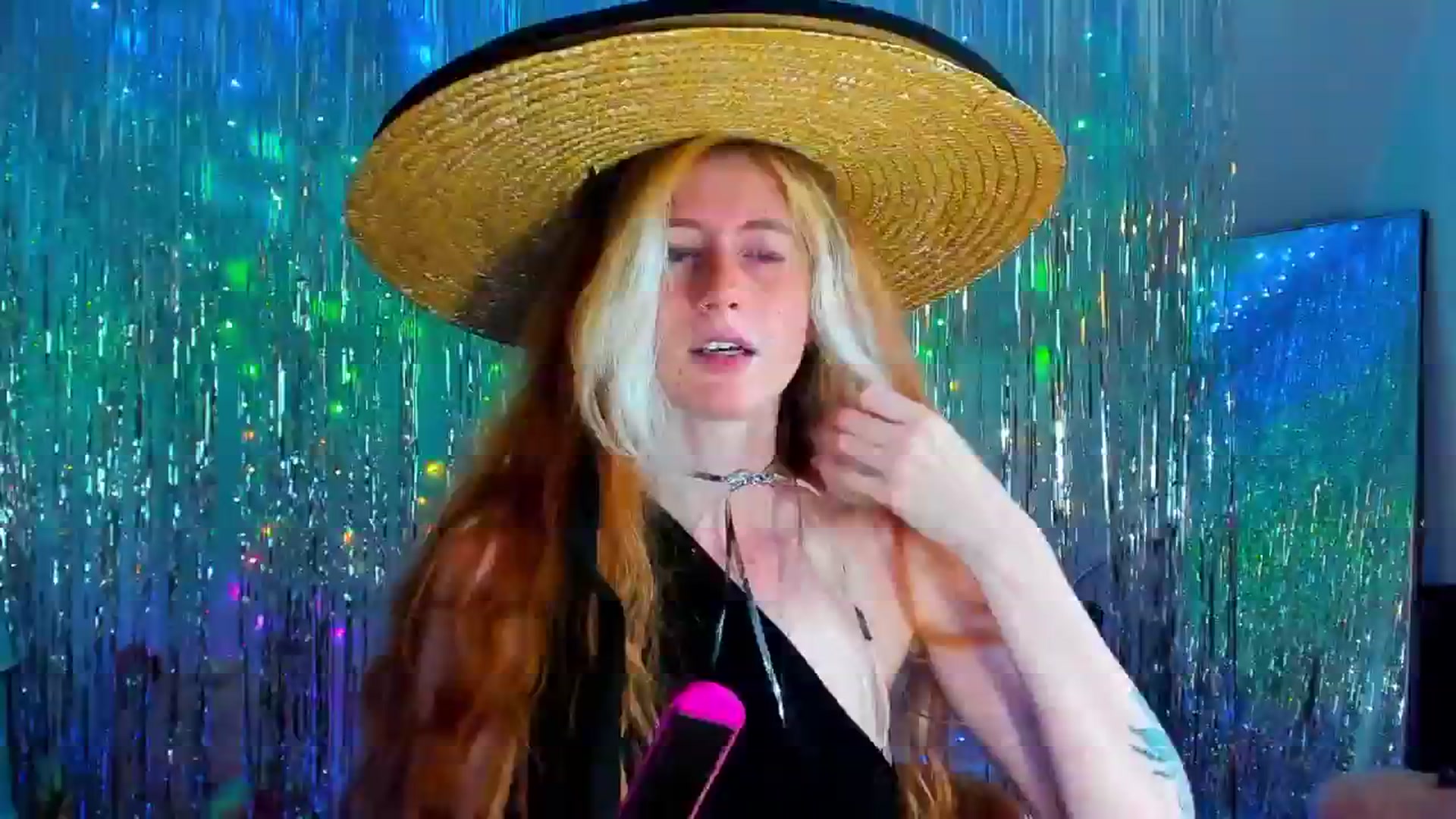 Gallery image thumbnail from SweetMango's myfreecams stream on, 05/10/2024, 24:19 image 11 of 20