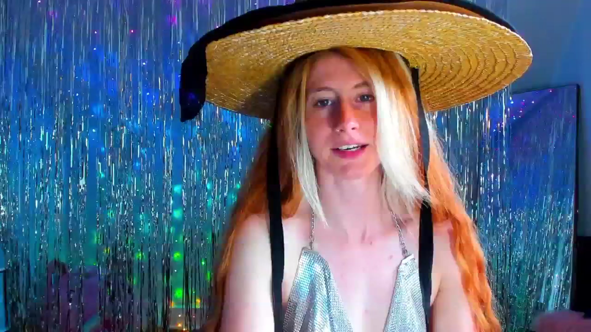 Gallery image thumbnail from SweetMango's myfreecams stream on, 05/10/2024, 24:19 image 16 of 20