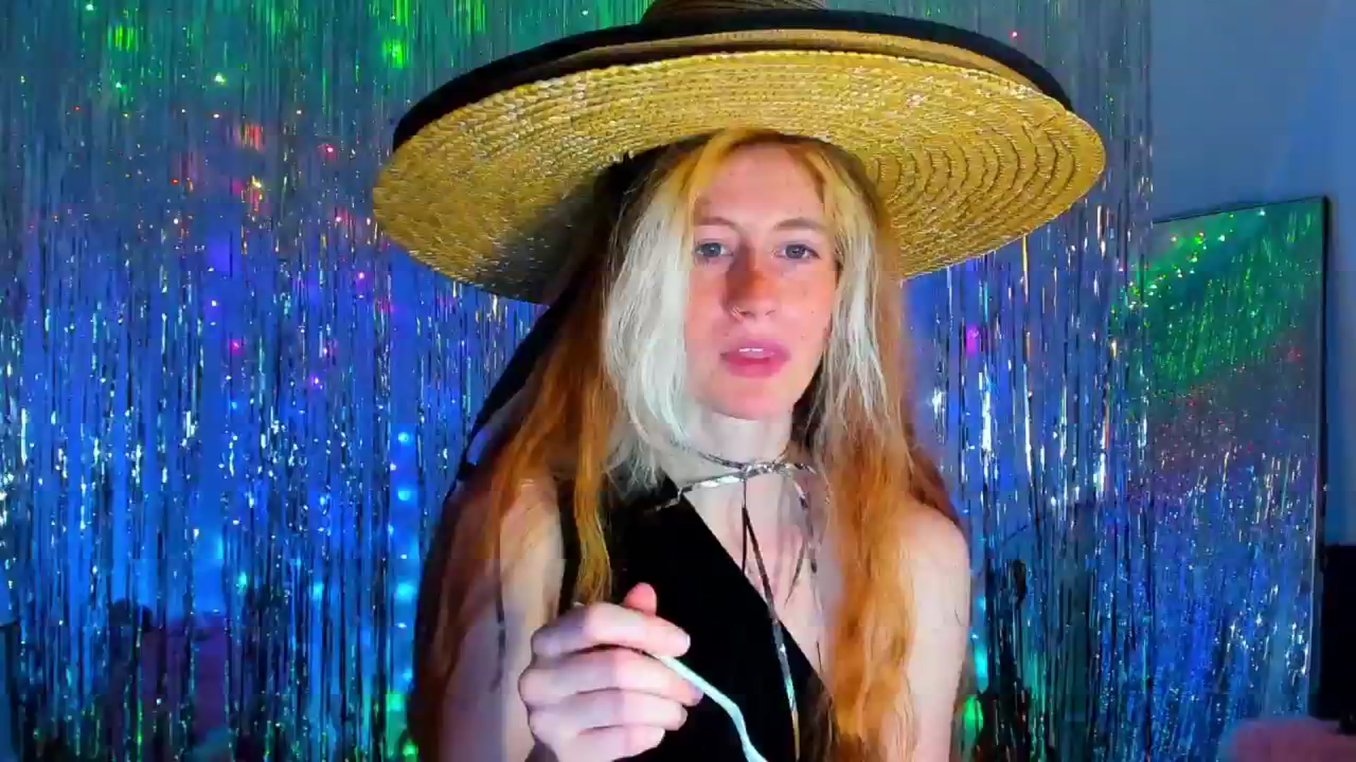 Gallery image thumbnail from SweetMango's myfreecams stream on, 05/10/2024, 24:19 image 10 of 20