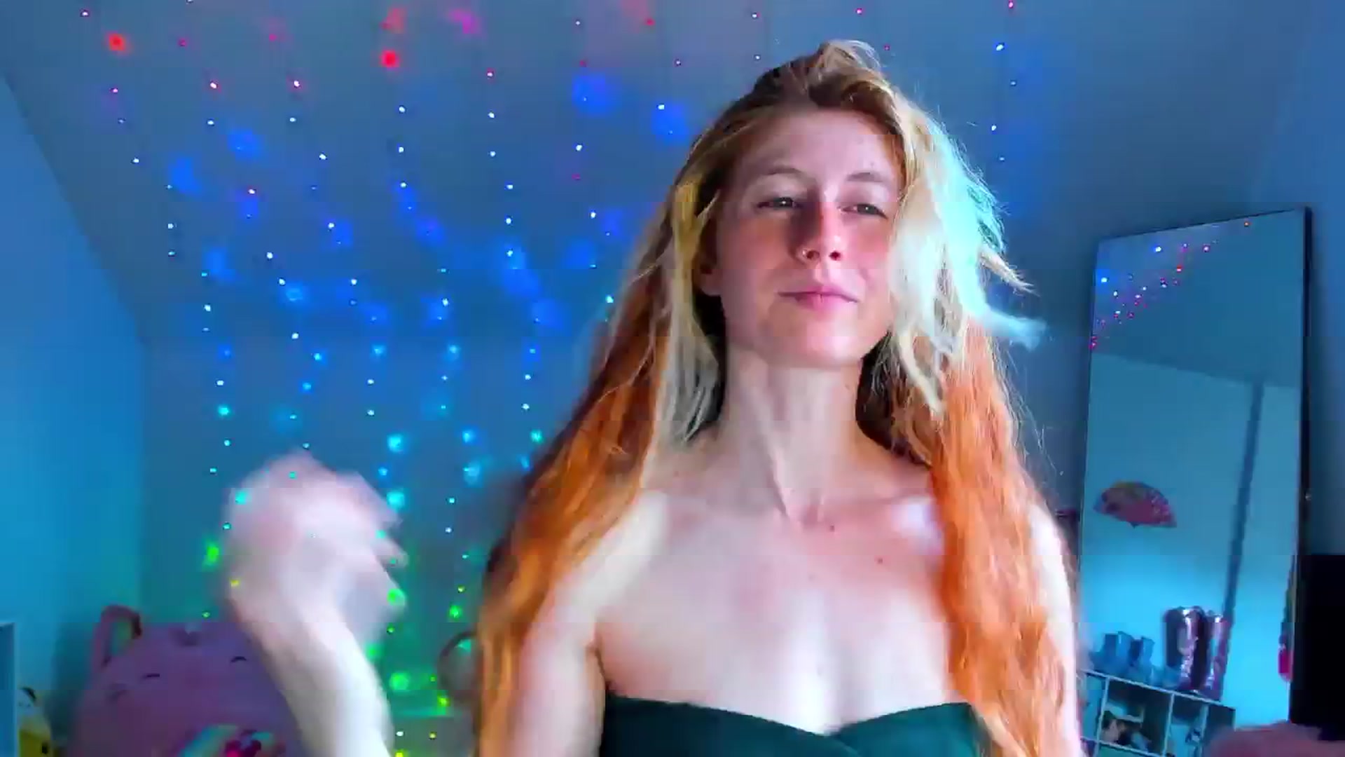 Gallery image thumbnail from SweetMango's myfreecams stream on, 05/10/2024, 24:19 image 2 of 20