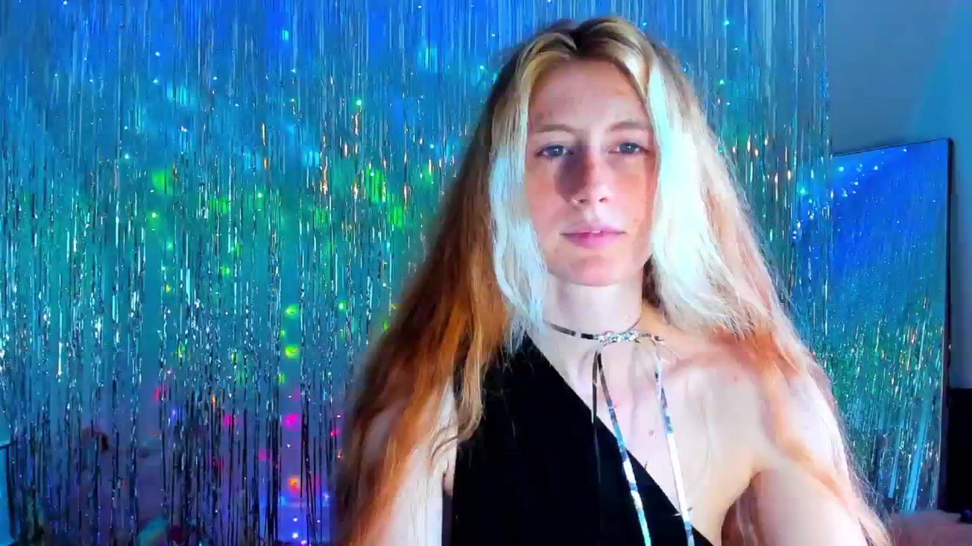 Gallery image thumbnail from SweetMango's myfreecams stream on, 05/10/2024, 24:19 image 8 of 20