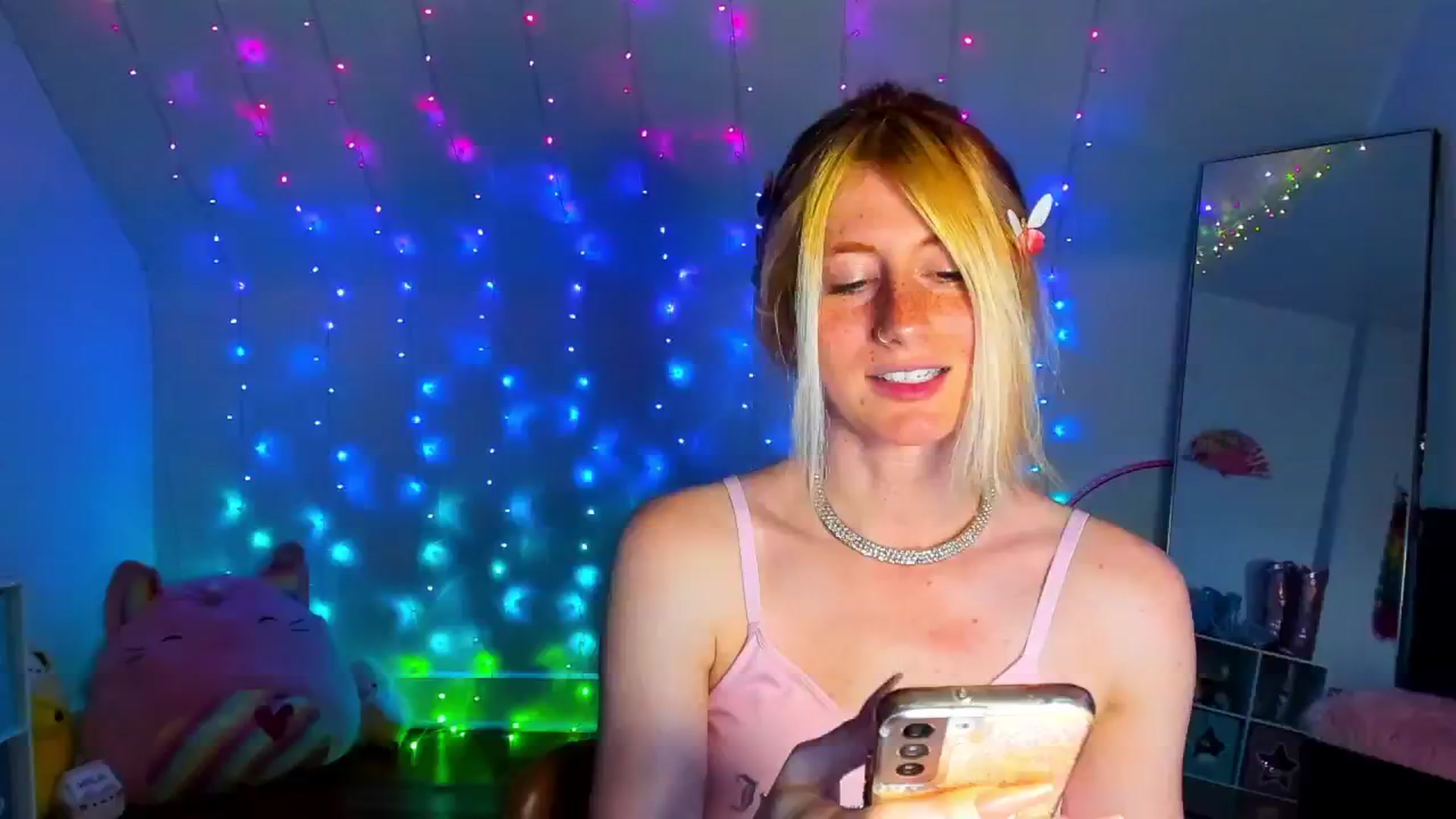 Gallery image thumbnail from SweetMango's myfreecams stream on, 05/13/2024, 03:53 image 6 of 20