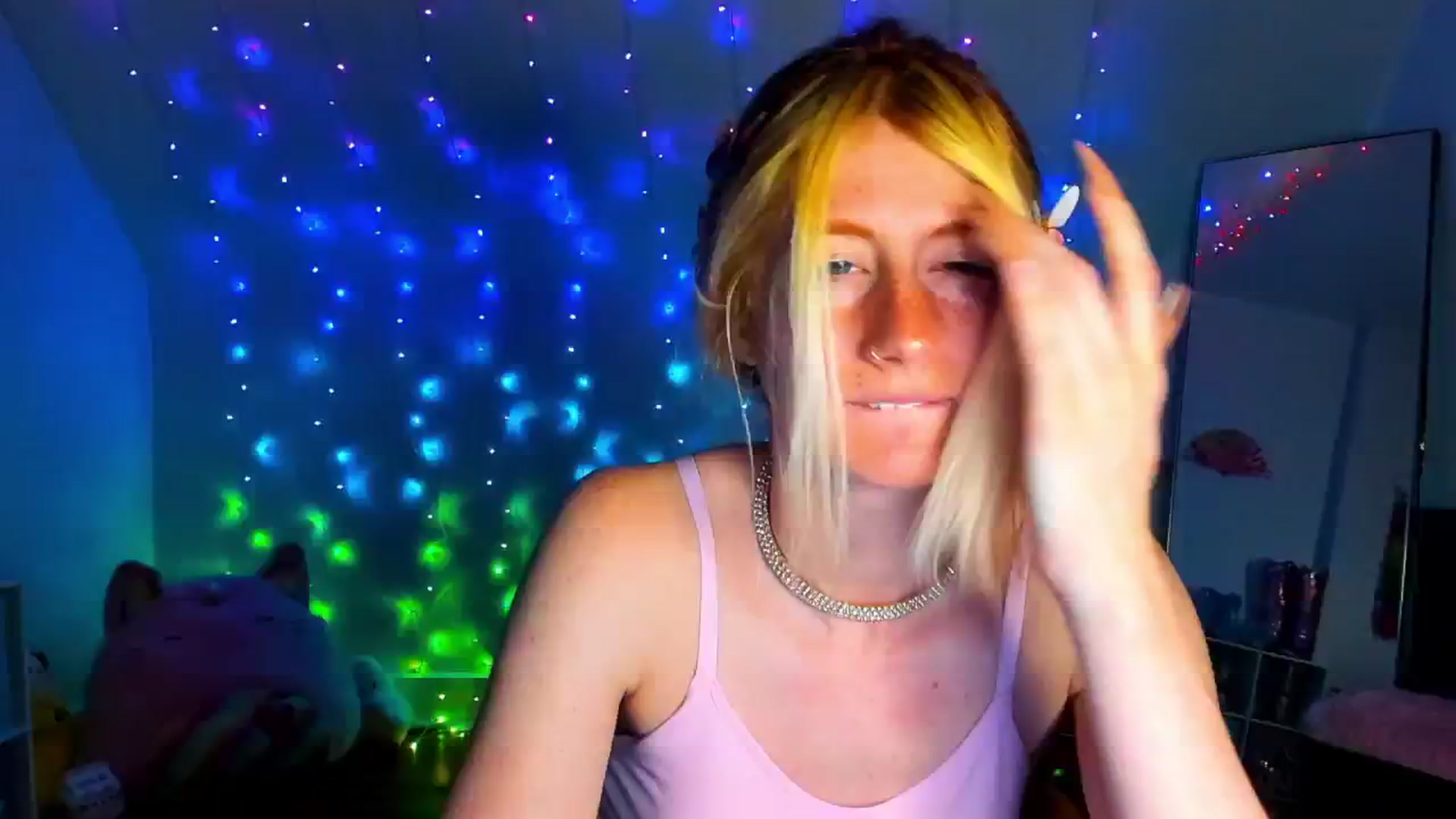 Gallery image thumbnail from SweetMango's myfreecams stream on, 05/13/2024, 03:53 image 7 of 20
