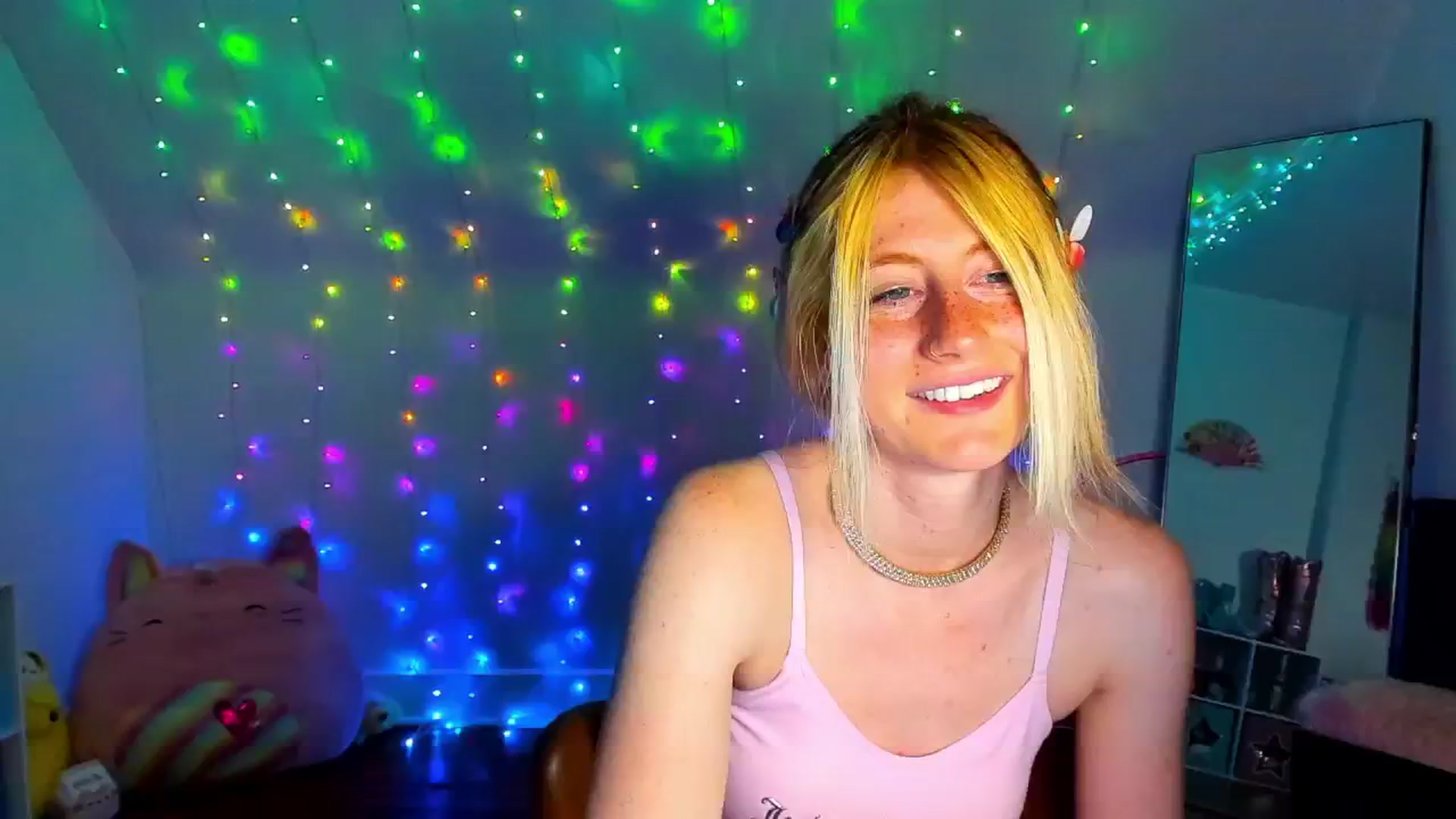 Gallery image thumbnail from SweetMango's myfreecams stream on, 05/13/2024, 03:53 image 18 of 20