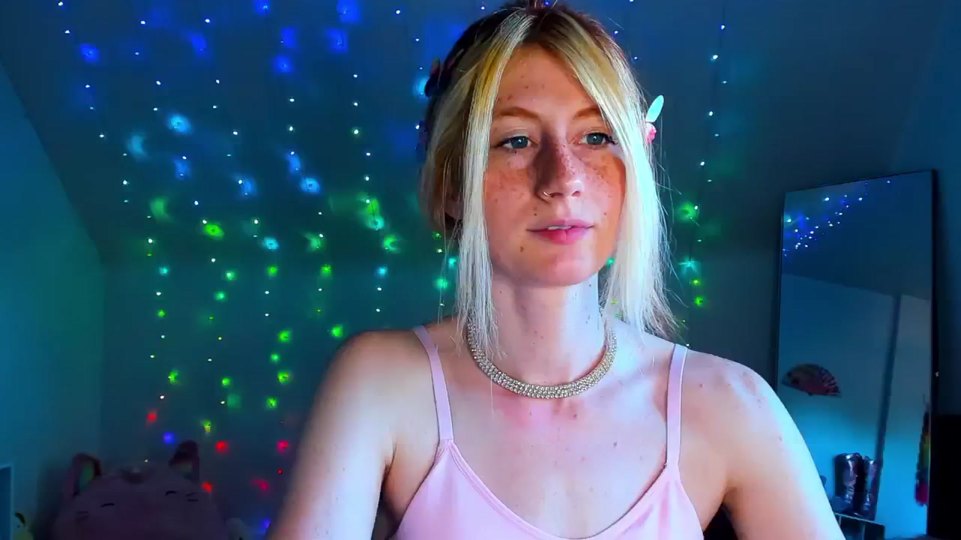 Gallery image thumbnail from SweetMango's myfreecams stream on, 05/13/2024, 03:53 image 1 of 20