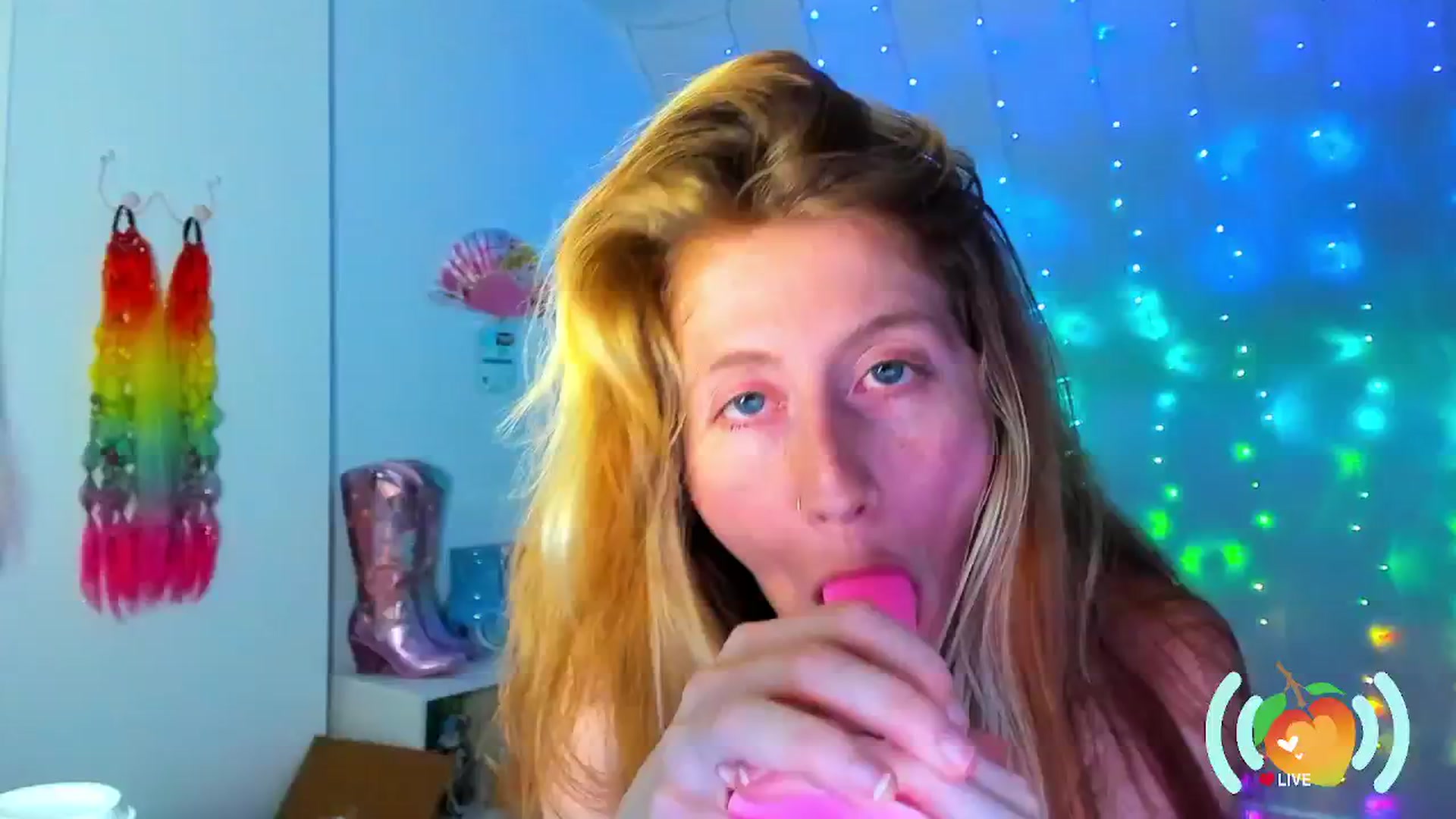 Gallery image thumbnail from SweetMango's myfreecams stream on, 12/02/2024, 05:24 image 5 of 20
