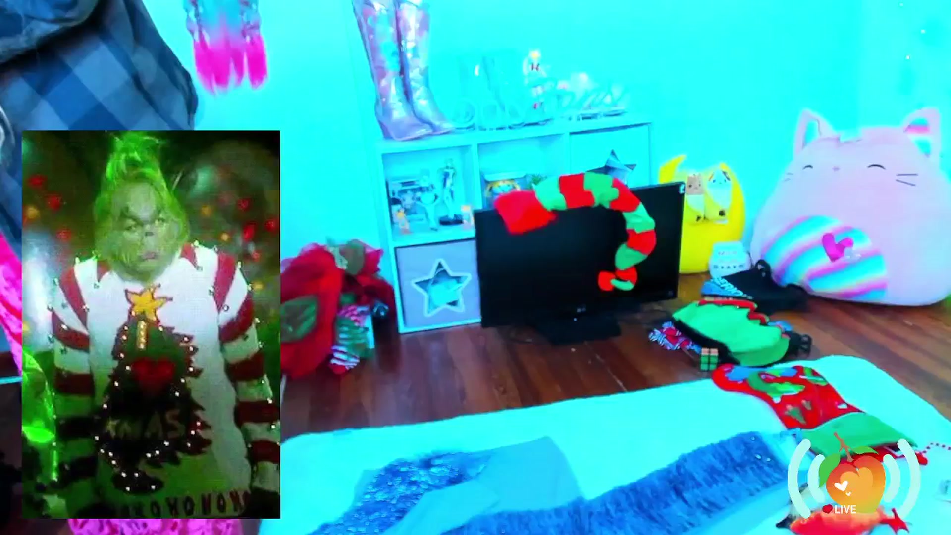 Gallery image thumbnail from SweetMango's myfreecams stream on, 12/02/2024, 19:47 image 13 of 20