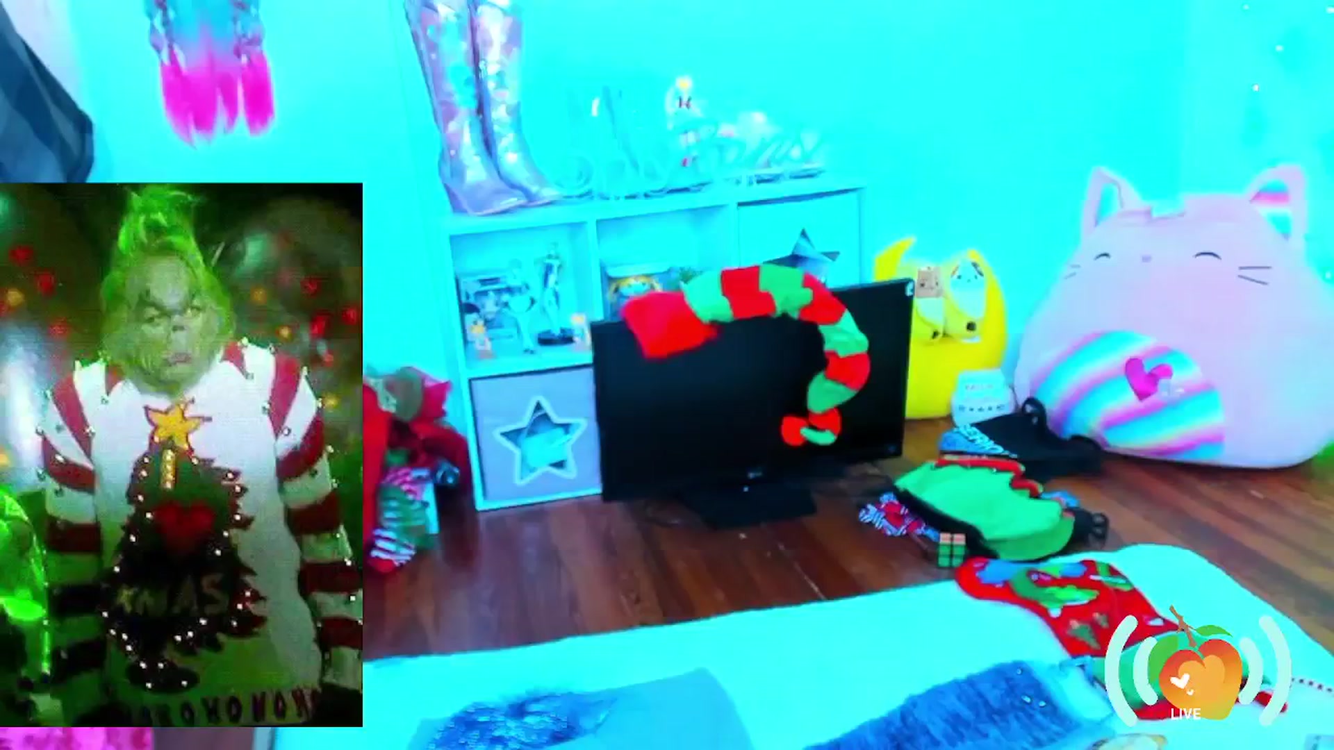 Gallery image thumbnail from SweetMango's myfreecams stream on, 12/02/2024, 19:47 image 14 of 20