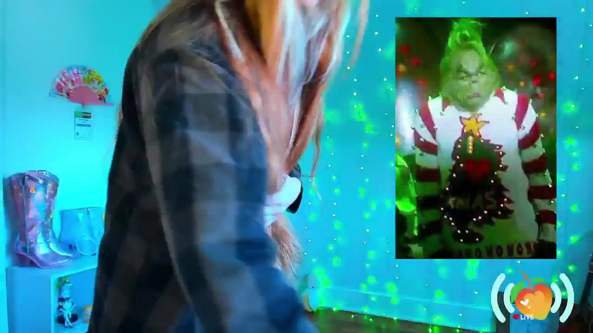 Gallery image thumbnail from SweetMango's myfreecams stream on, 12/02/2024, 19:47 image 10 of 20