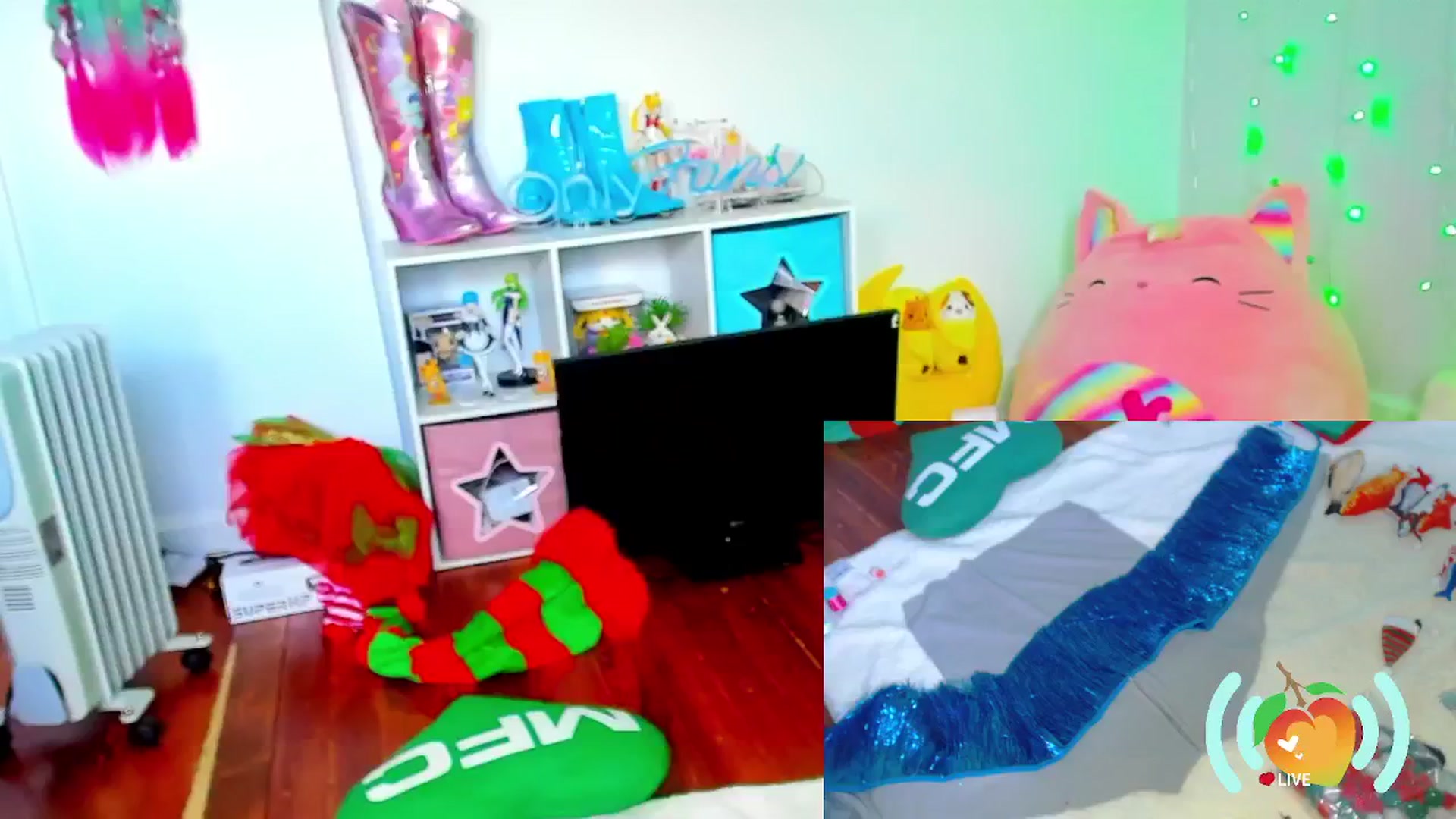 Gallery image thumbnail from SweetMango's myfreecams stream on, 12/02/2024, 20:23 image 15 of 20