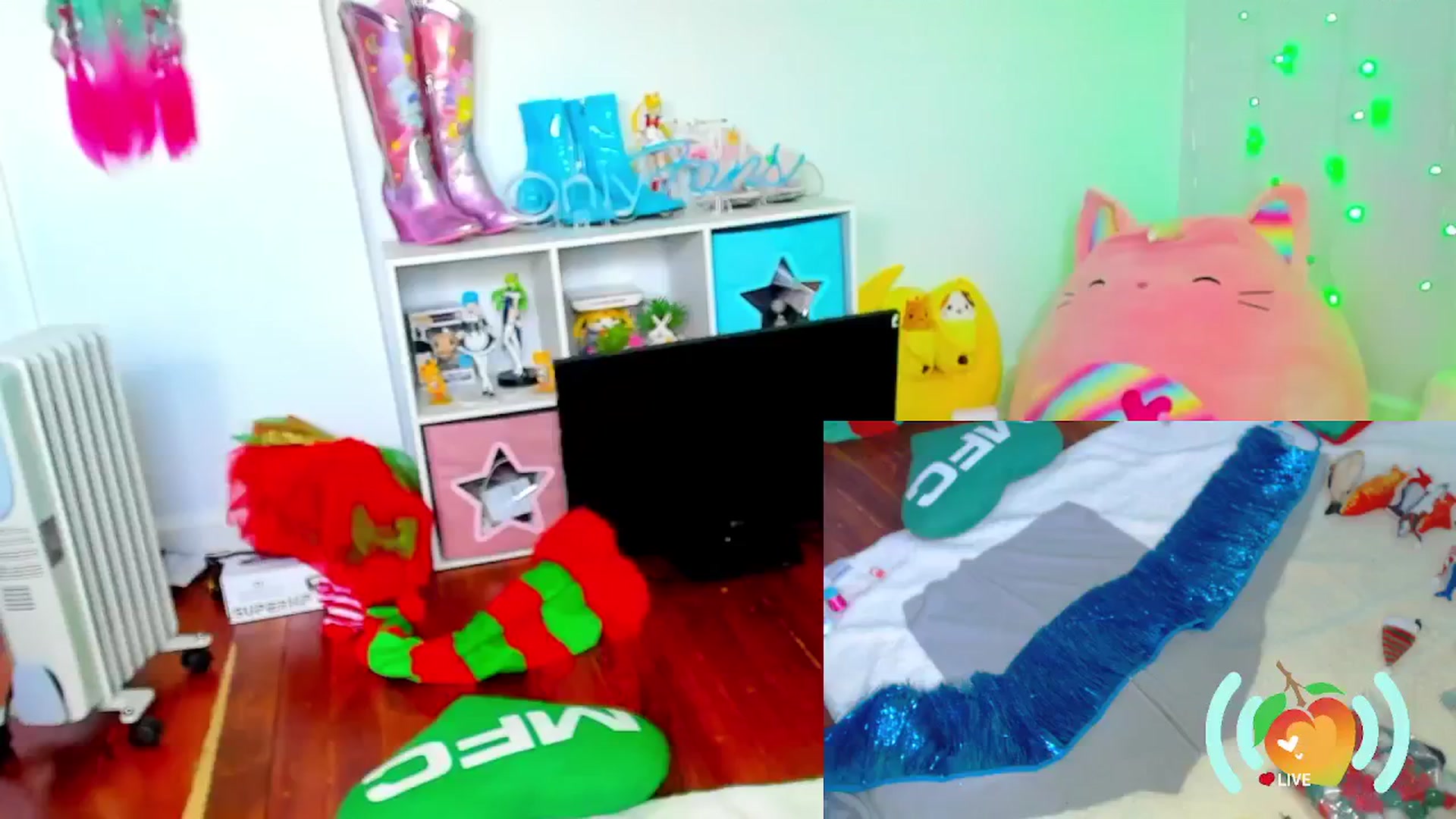 Gallery image thumbnail from SweetMango's myfreecams stream on, 12/02/2024, 20:23 image 18 of 20