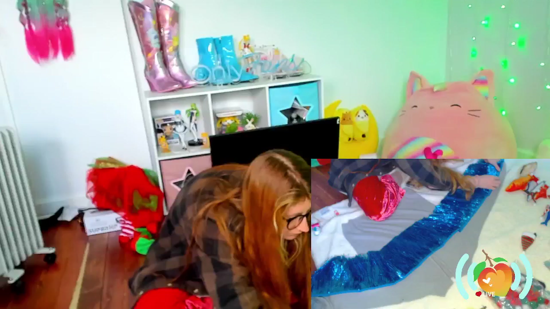 Gallery image thumbnail from SweetMango's myfreecams stream on, 12/02/2024, 21:33 image 3 of 20