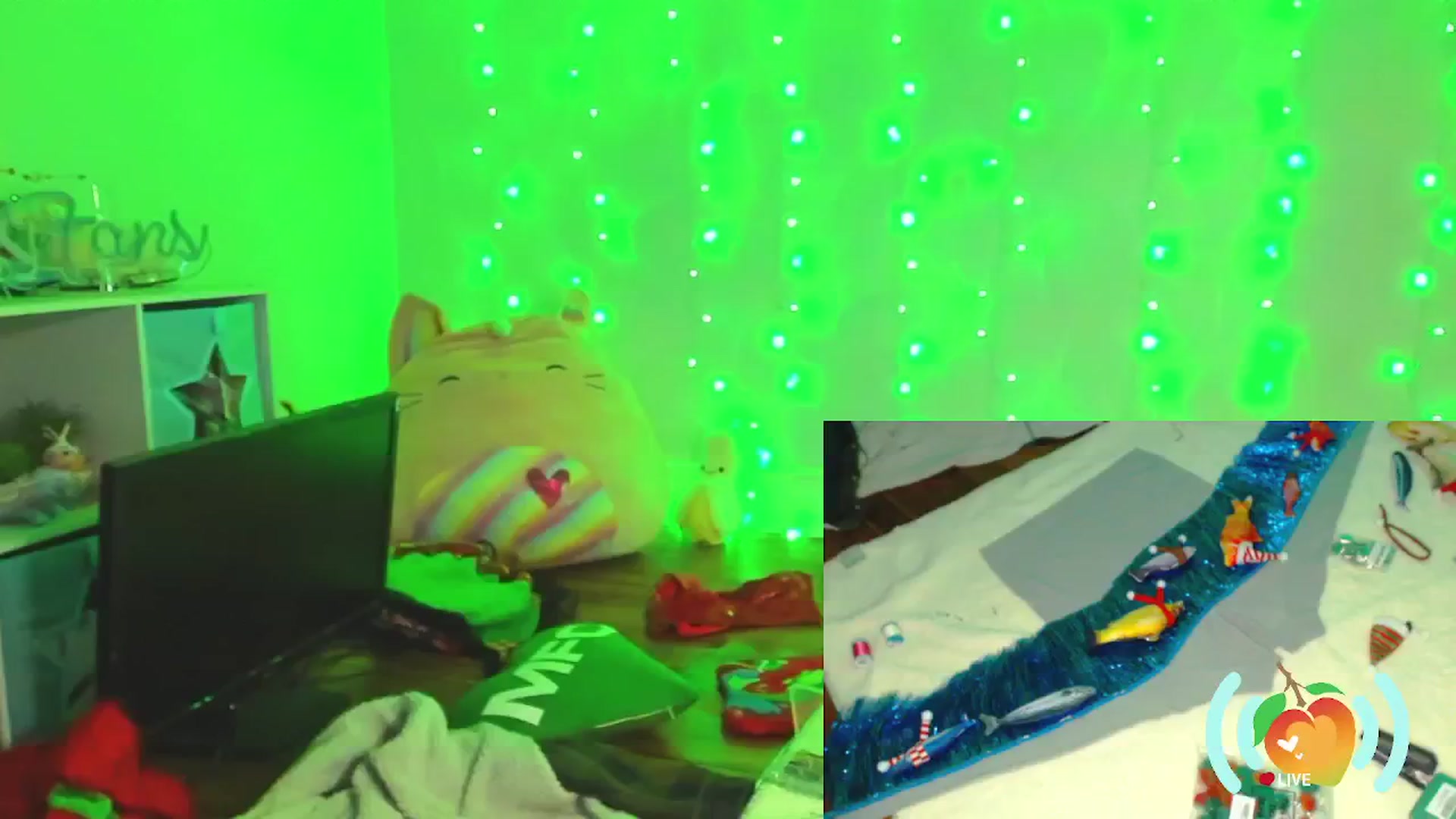 Gallery image thumbnail from SweetMango's myfreecams stream on, 12/03/2024, 24:23 image 10 of 20