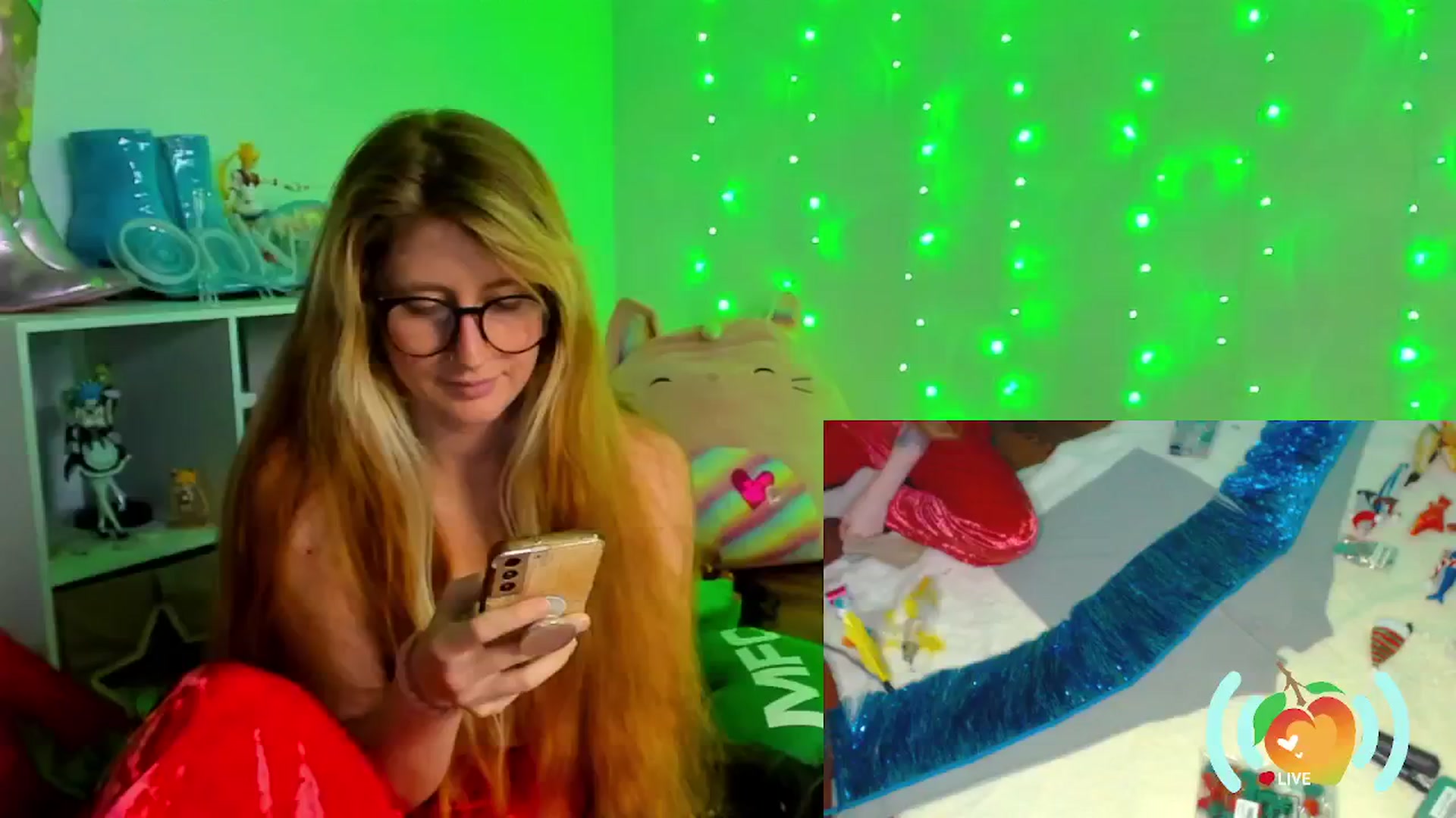 Gallery image thumbnail from SweetMango's myfreecams stream on, 12/03/2024, 24:23 image 1 of 20