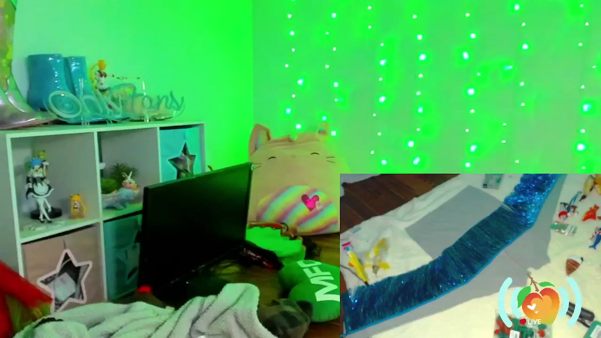 Gallery image thumbnail from SweetMango's myfreecams stream on, 12/03/2024, 24:23 image 3 of 20