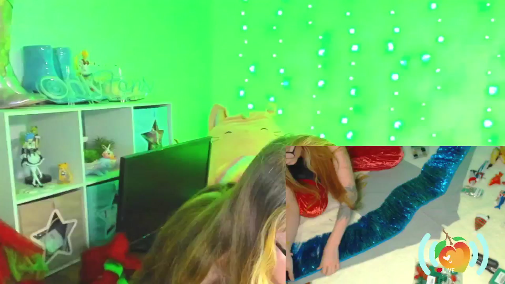 Gallery image thumbnail from SweetMango's myfreecams stream on, 12/03/2024, 24:23 image 6 of 20