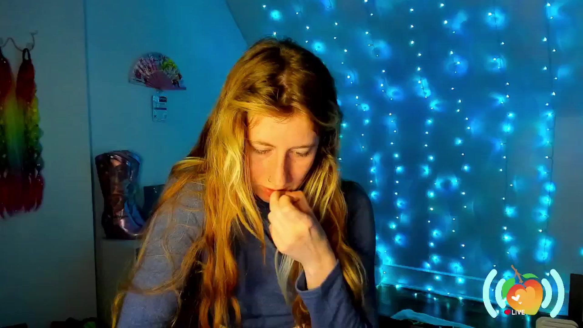 Gallery image thumbnail from SweetMango's myfreecams stream on, 12/04/2024, 05:53 image 8 of 20