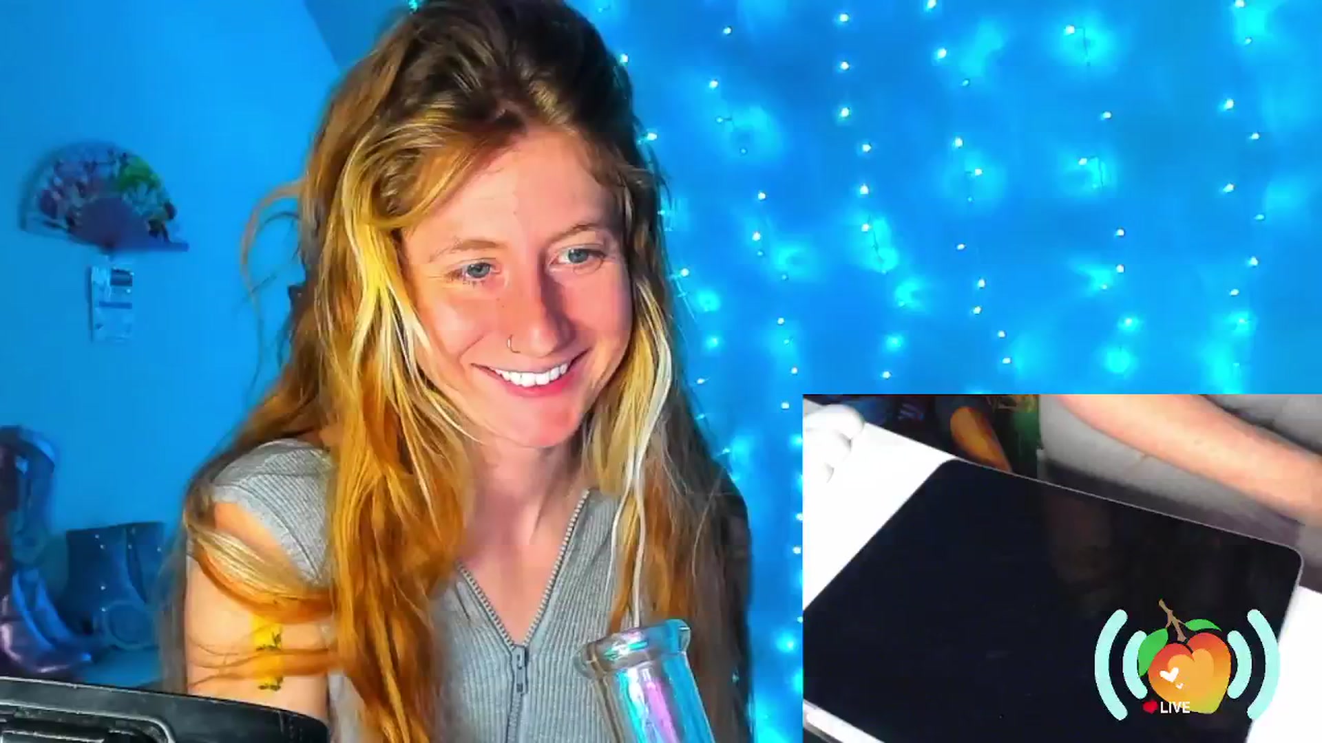 Gallery image thumbnail from SweetMango's myfreecams stream on, 12/05/2024, 24:02 image 9 of 20