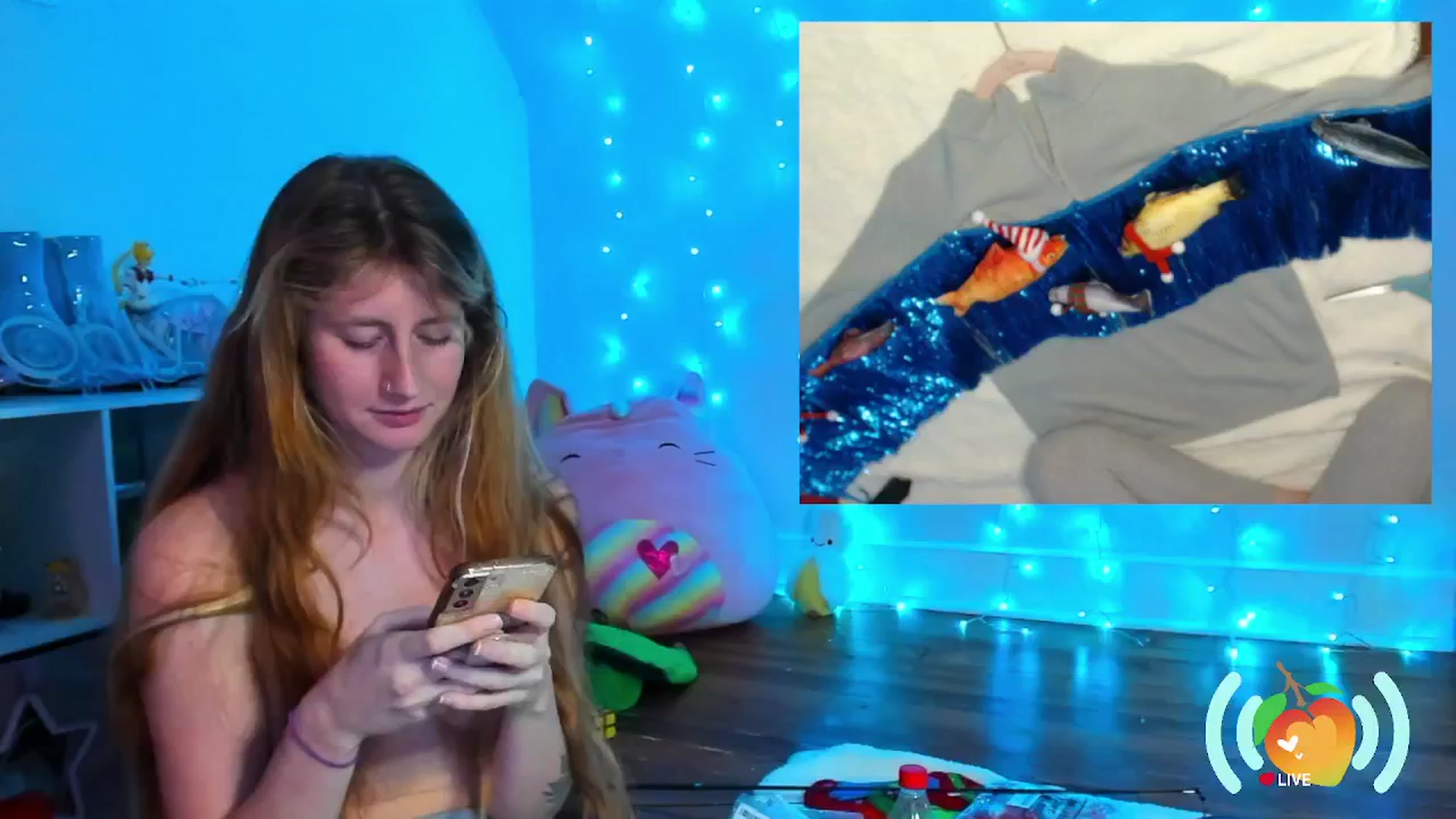 Gallery image thumbnail from SweetMango's myfreecams stream on, 12/06/2024, 24:43 image 13 of 20