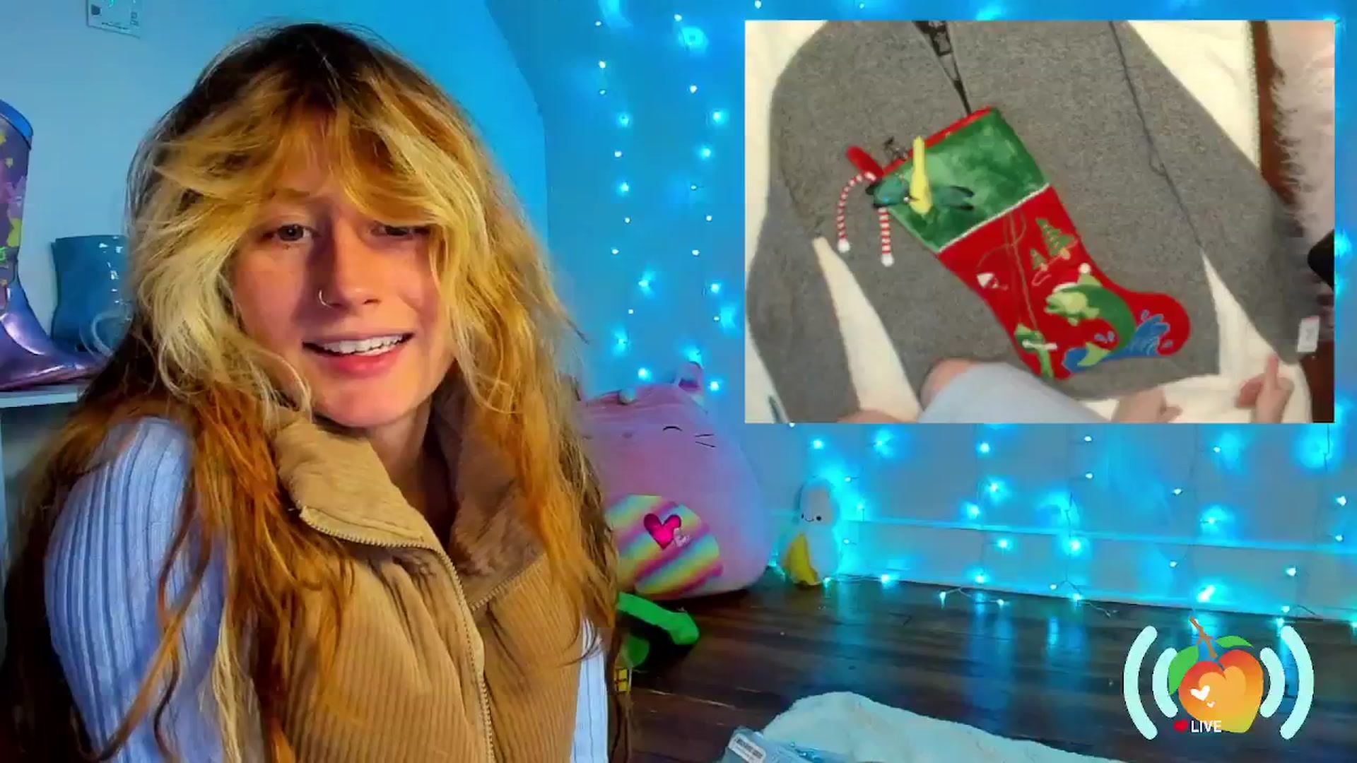 Gallery image thumbnail from SweetMango's myfreecams stream on, 12/06/2024, 22:35 image 15 of 20