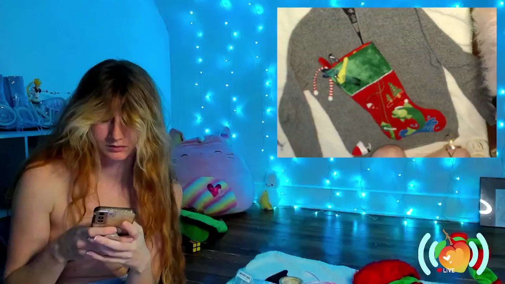 Gallery image thumbnail from SweetMango's myfreecams stream on, 12/07/2024, 01:42 image 6 of 20