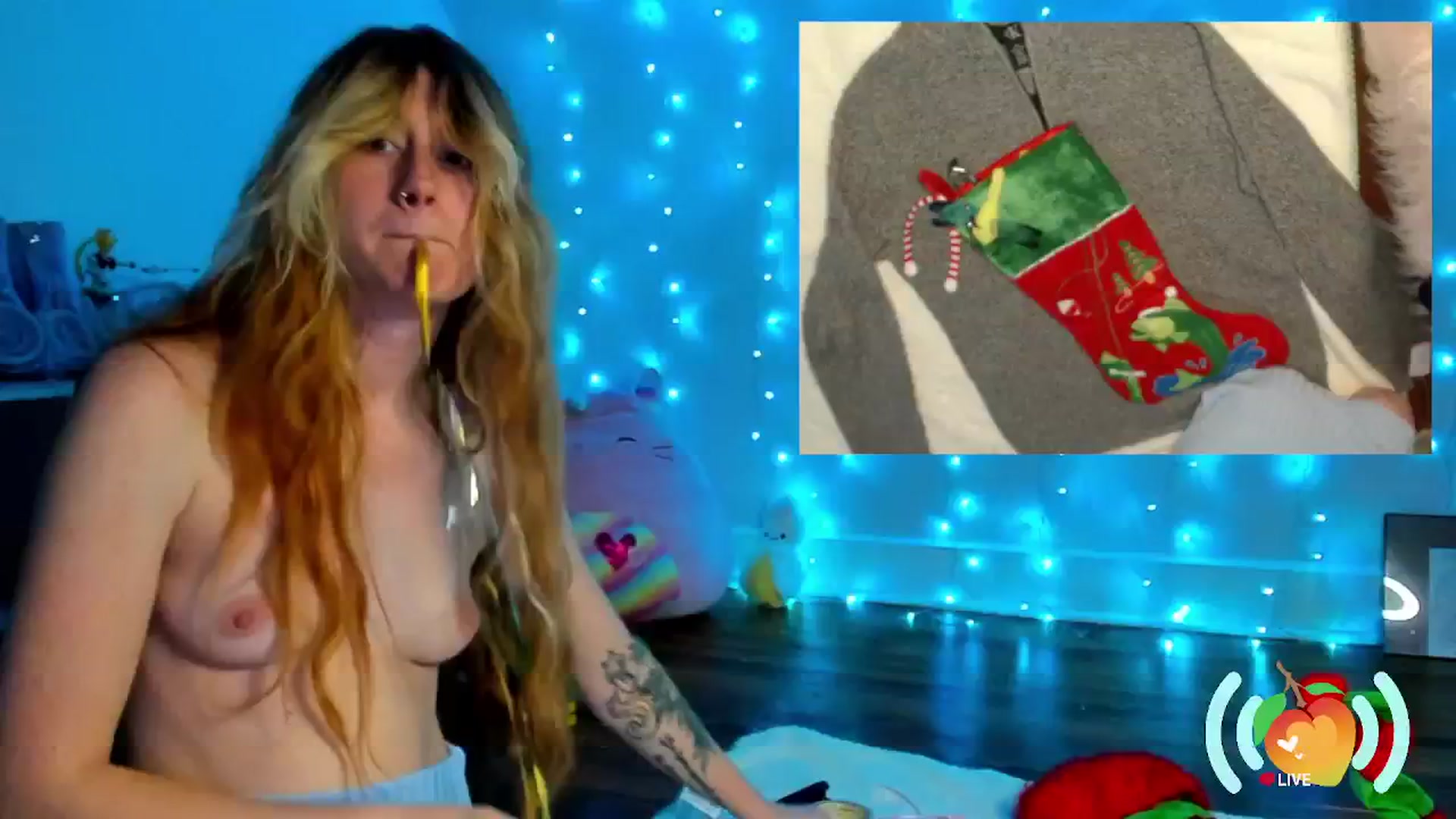Gallery image thumbnail from SweetMango's myfreecams stream on, 12/07/2024, 01:42 image 3 of 20