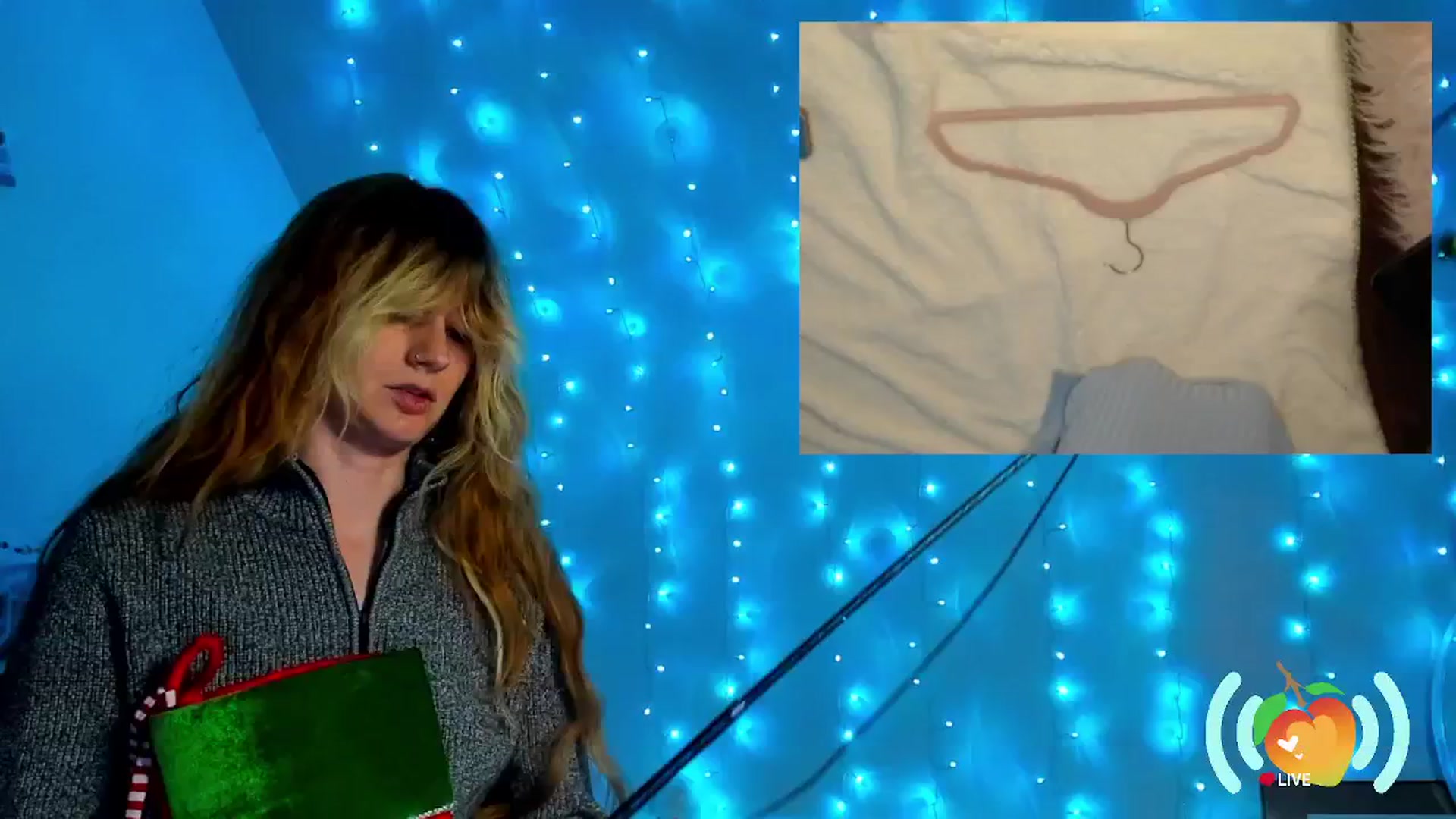 Gallery image thumbnail from SweetMango's myfreecams stream on, 12/07/2024, 01:42 image 14 of 20