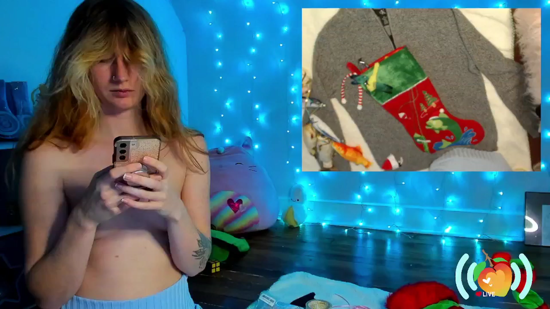 Gallery image thumbnail from SweetMango's myfreecams stream on, 12/07/2024, 01:42 image 7 of 20