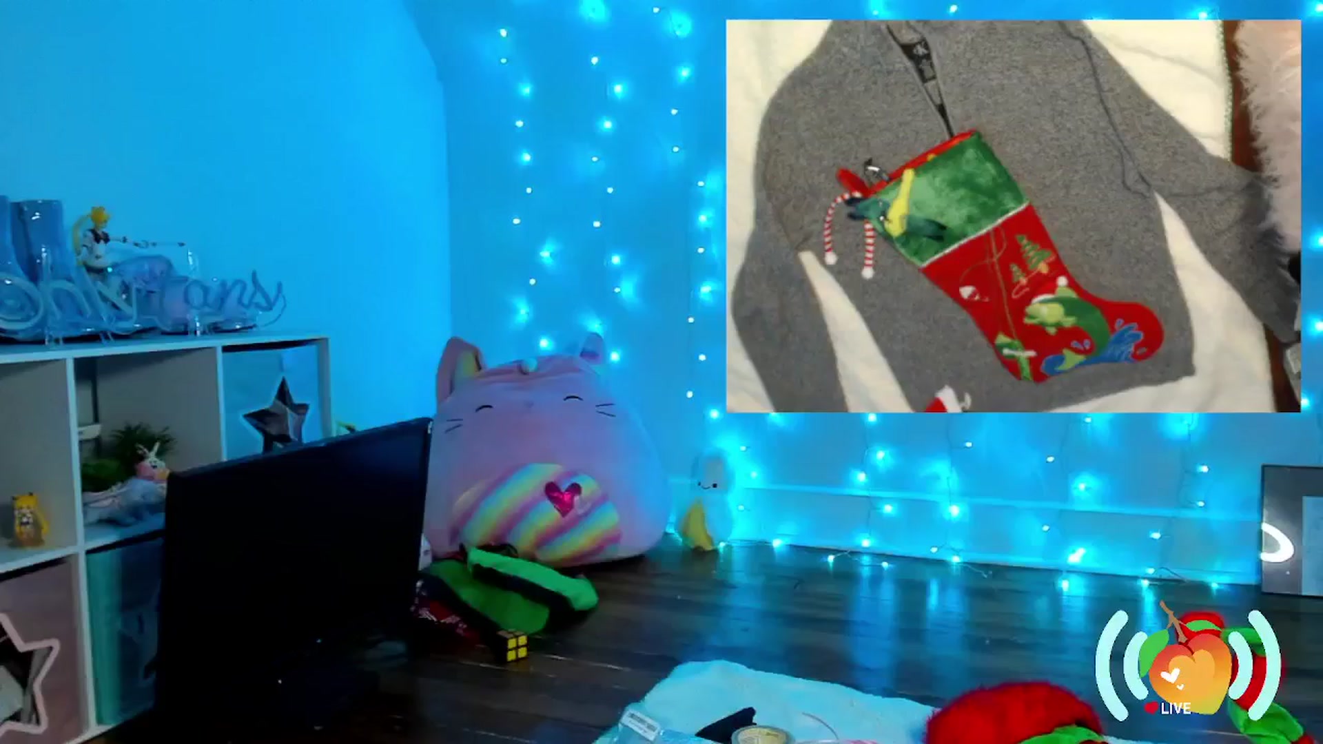 Gallery image thumbnail from SweetMango's myfreecams stream on, 12/07/2024, 01:42 image 9 of 20