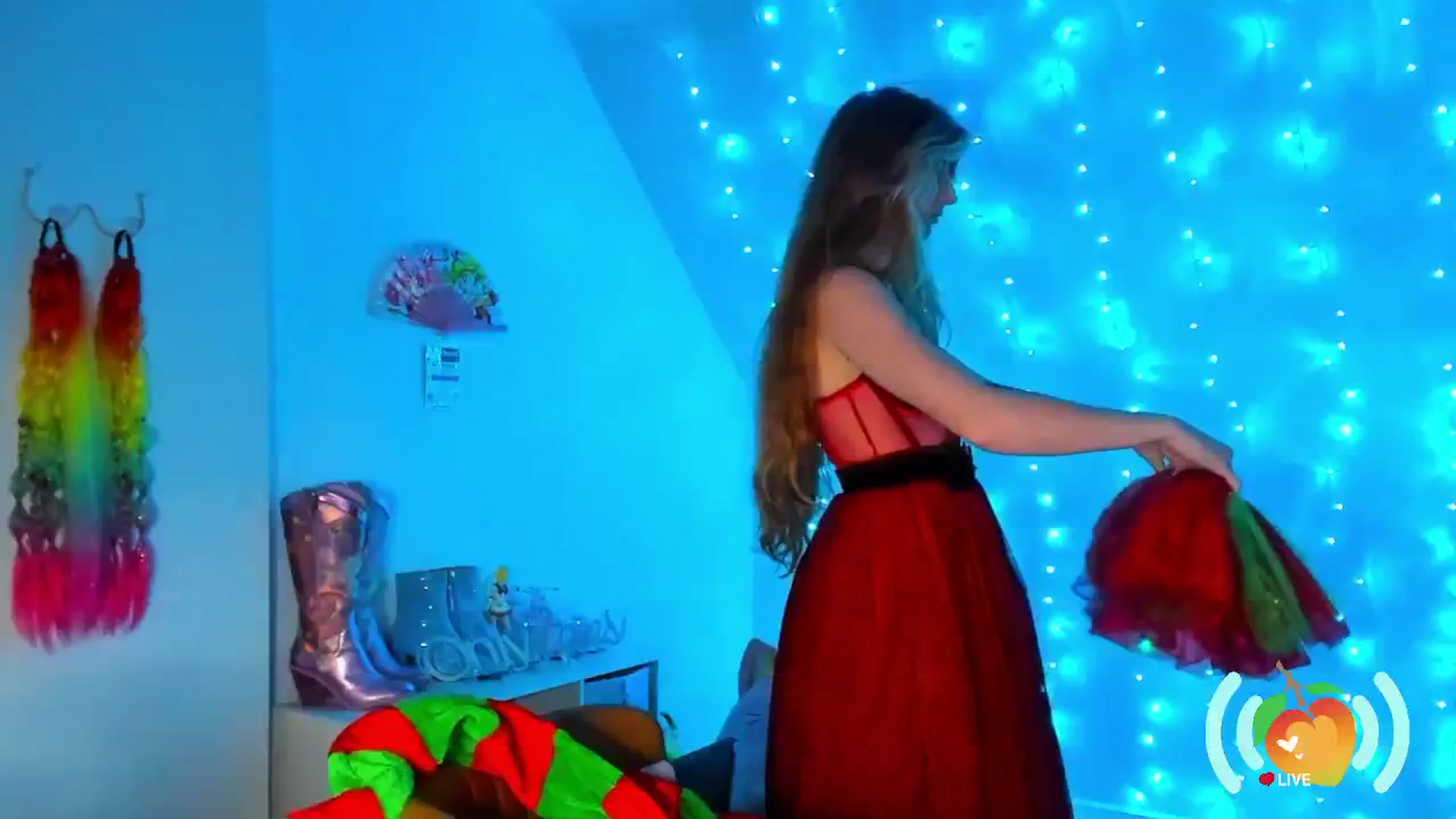 Gallery image thumbnail from SweetMango's myfreecams stream on, 12/07/2024, 23:03 image 18 of 20