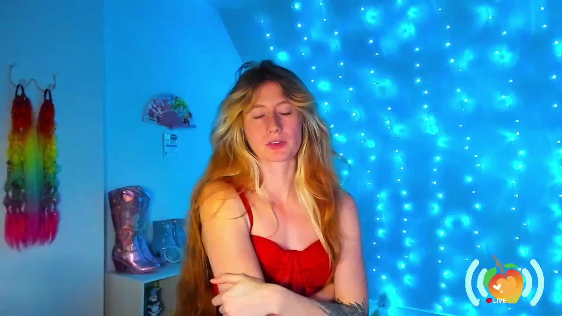Gallery image thumbnail from SweetMango's myfreecams stream on, 12/07/2024, 23:03 image 16 of 20