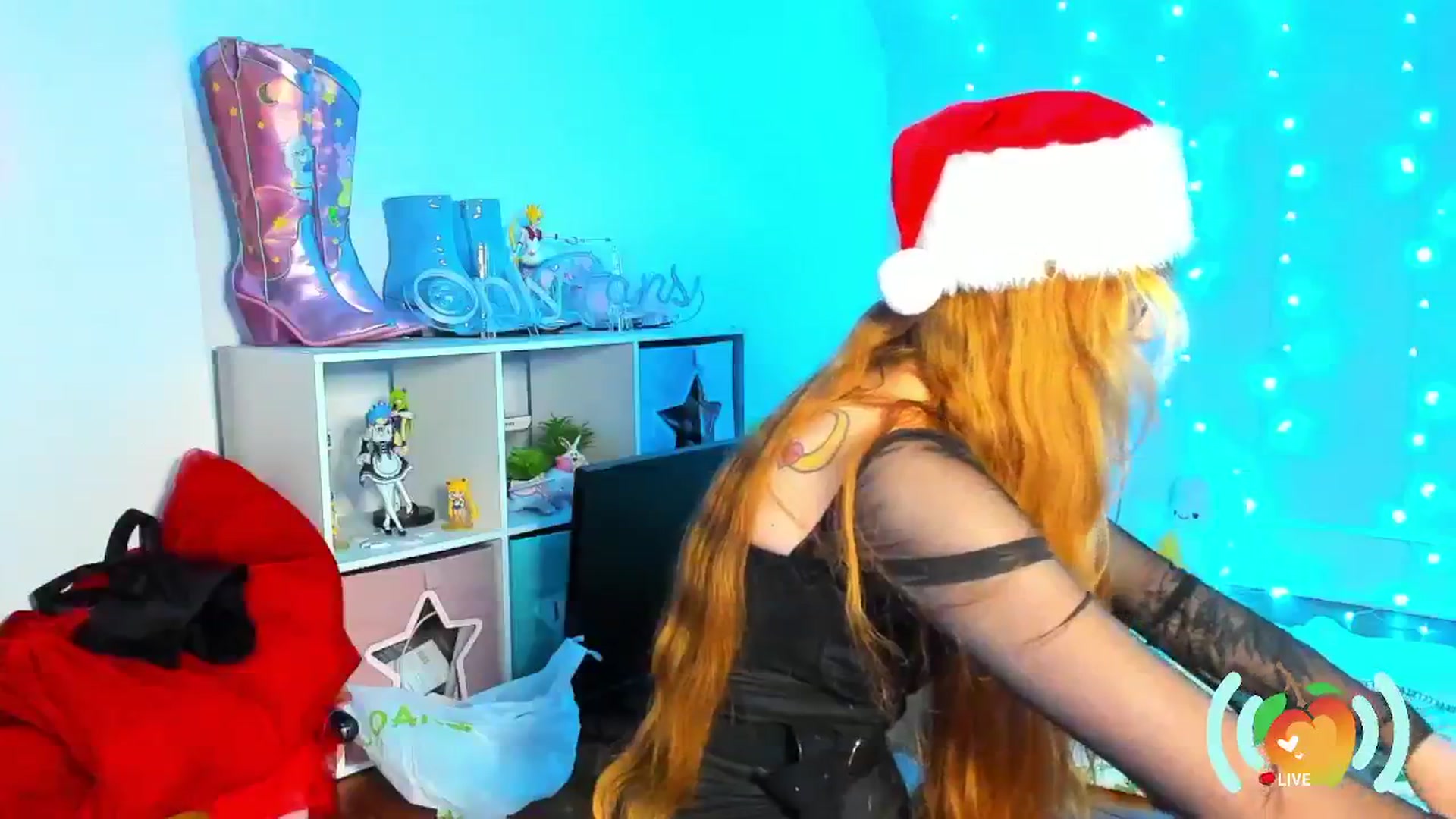 Gallery image thumbnail from SweetMango's myfreecams stream on, 12/14/2024, 24:20 image 10 of 20