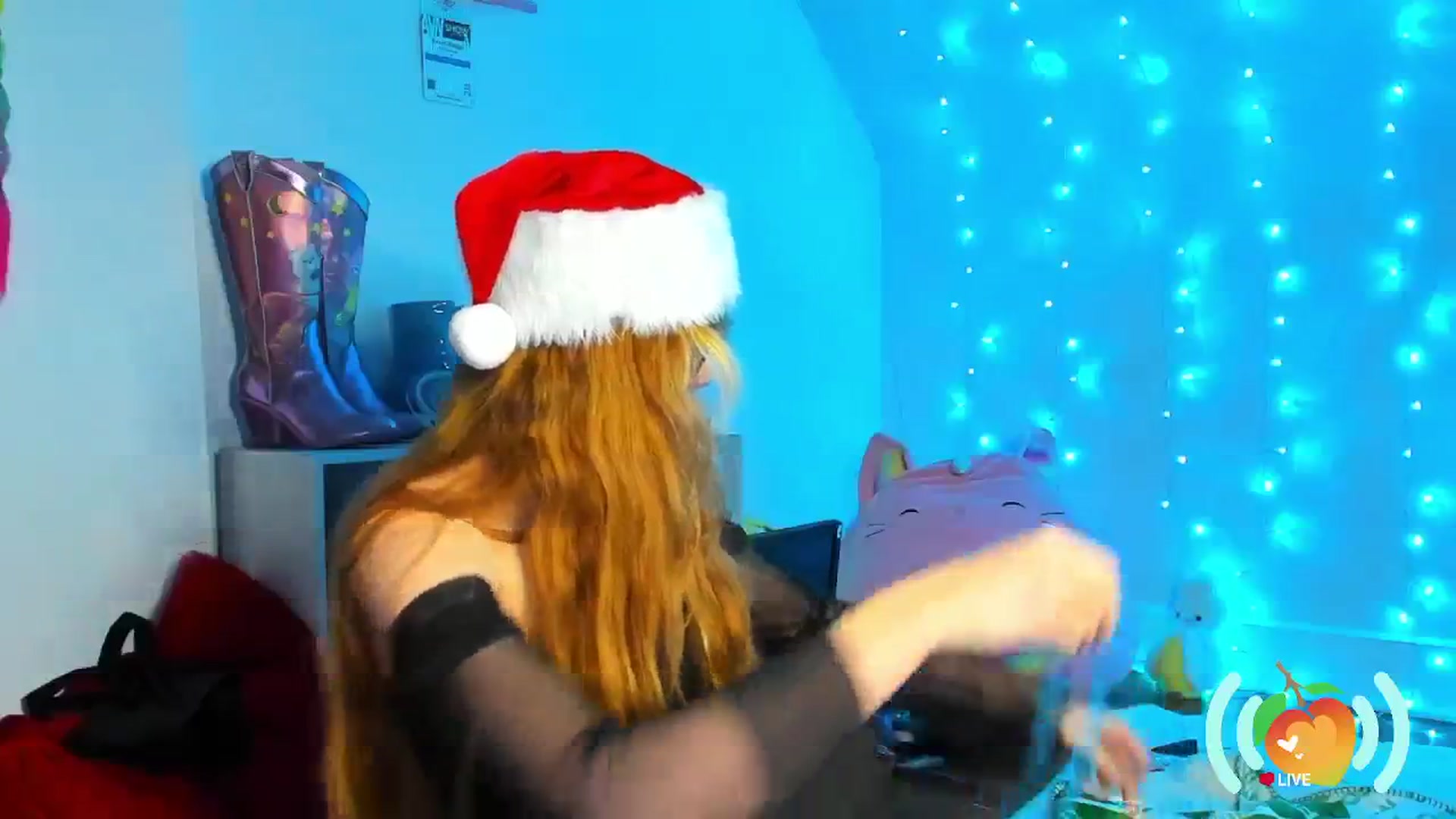 Gallery image thumbnail from SweetMango's myfreecams stream on, 12/14/2024, 24:20 image 16 of 20