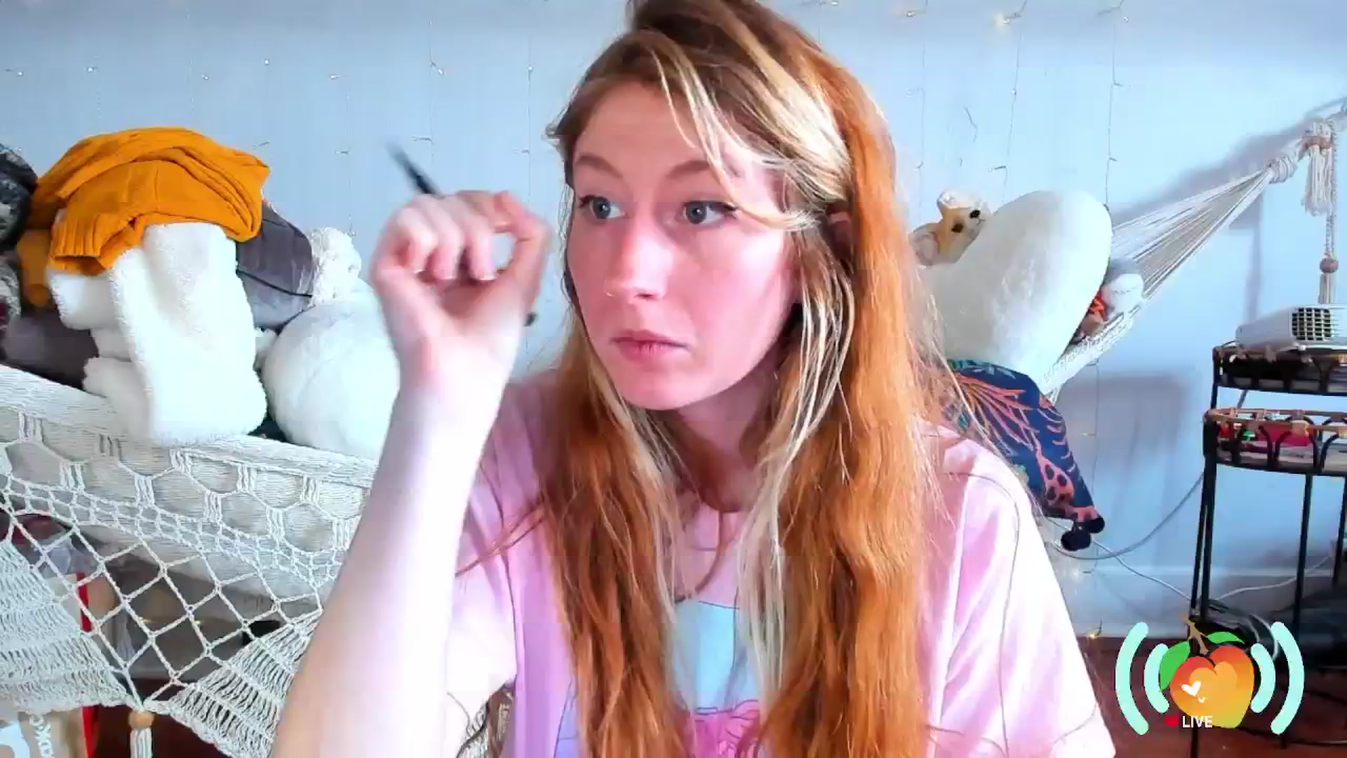 Gallery image thumbnail from SweetMango's myfreecams stream on, 12/19/2024, 20:44 image 14 of 20