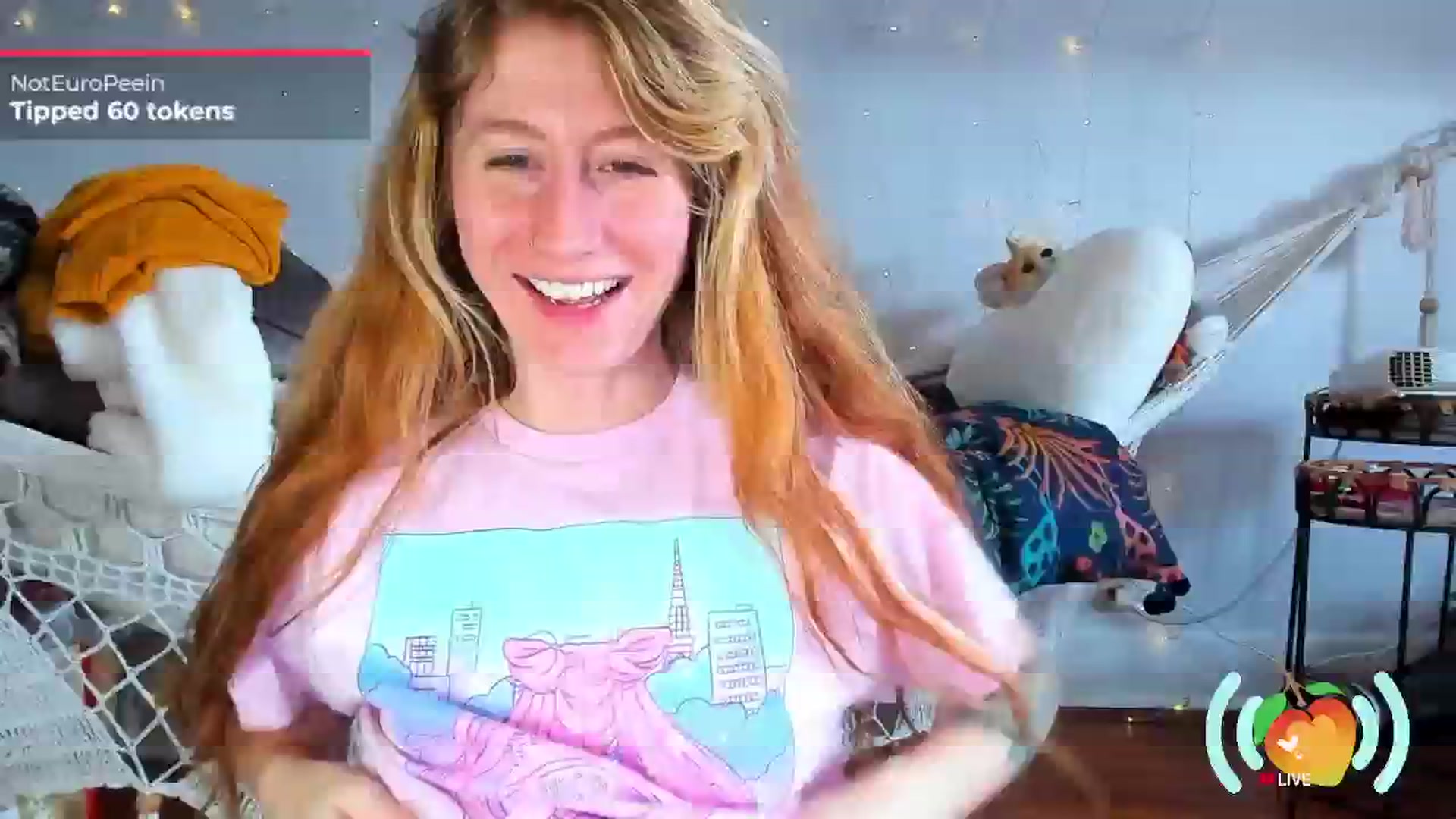 Gallery image thumbnail from SweetMango's myfreecams stream on, 12/19/2024, 20:44 image 10 of 20