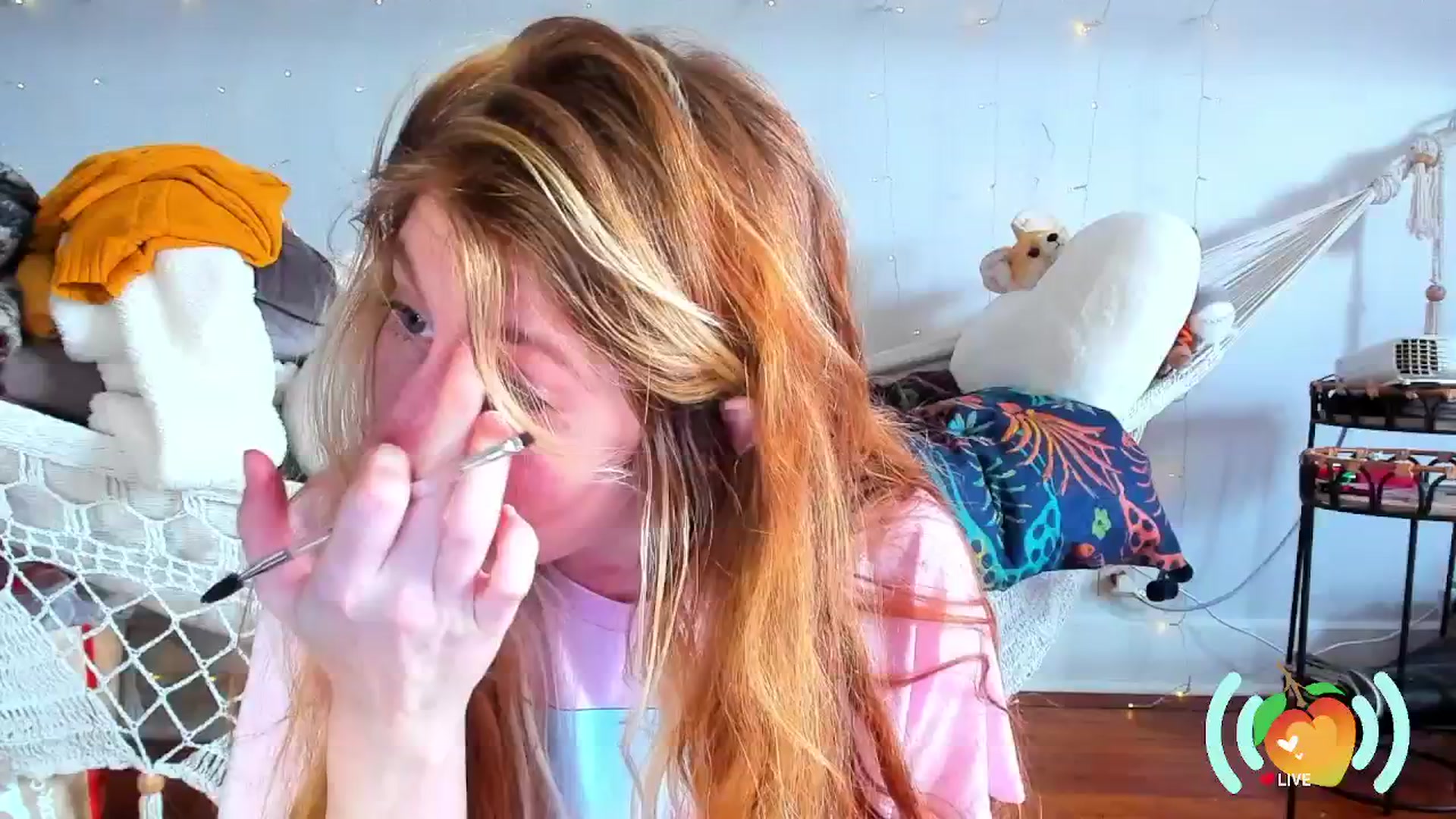 Gallery image thumbnail from SweetMango's myfreecams stream on, 12/19/2024, 20:44 image 12 of 20