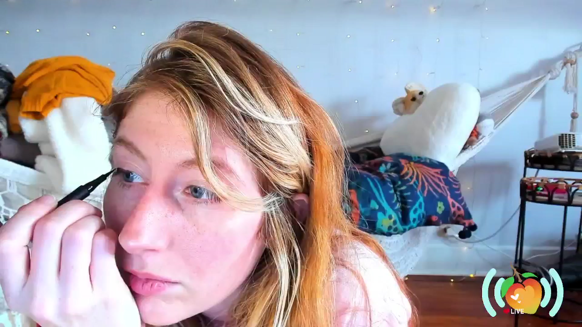 Gallery image thumbnail from SweetMango's myfreecams stream on, 12/19/2024, 20:44 image 13 of 20