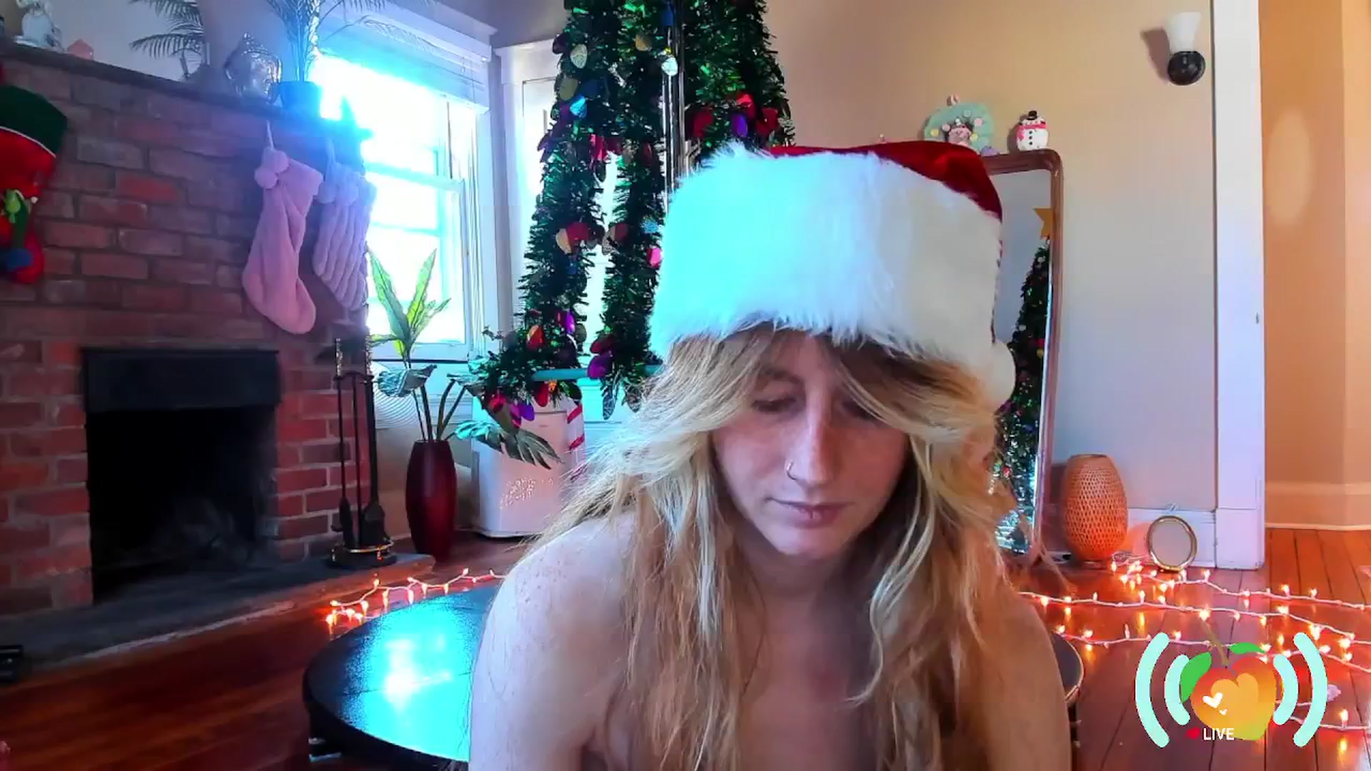Gallery image thumbnail from SweetMango's myfreecams stream on, 12/22/2024, 16:53 image 7 of 20