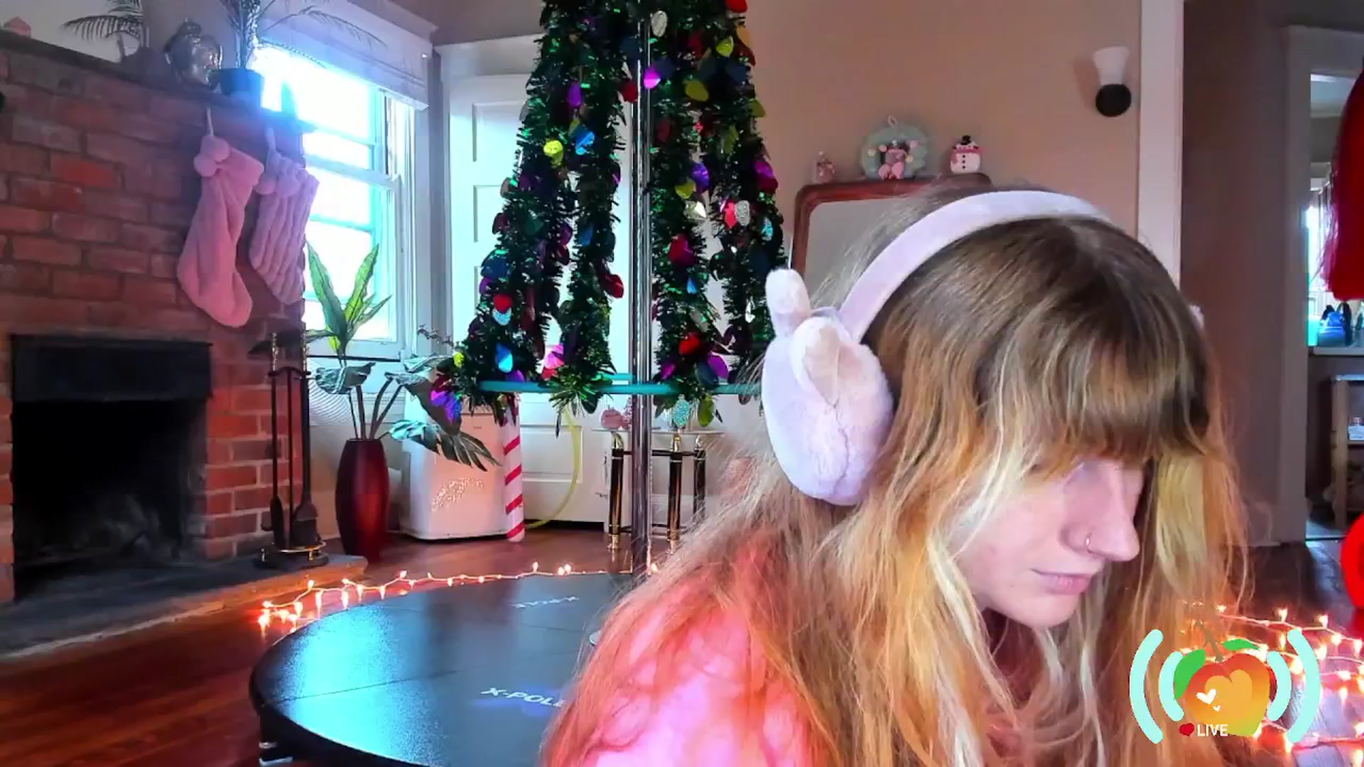 Gallery image thumbnail from SweetMango's myfreecams stream on, 12/29/2024, 22:05 image 1 of 20